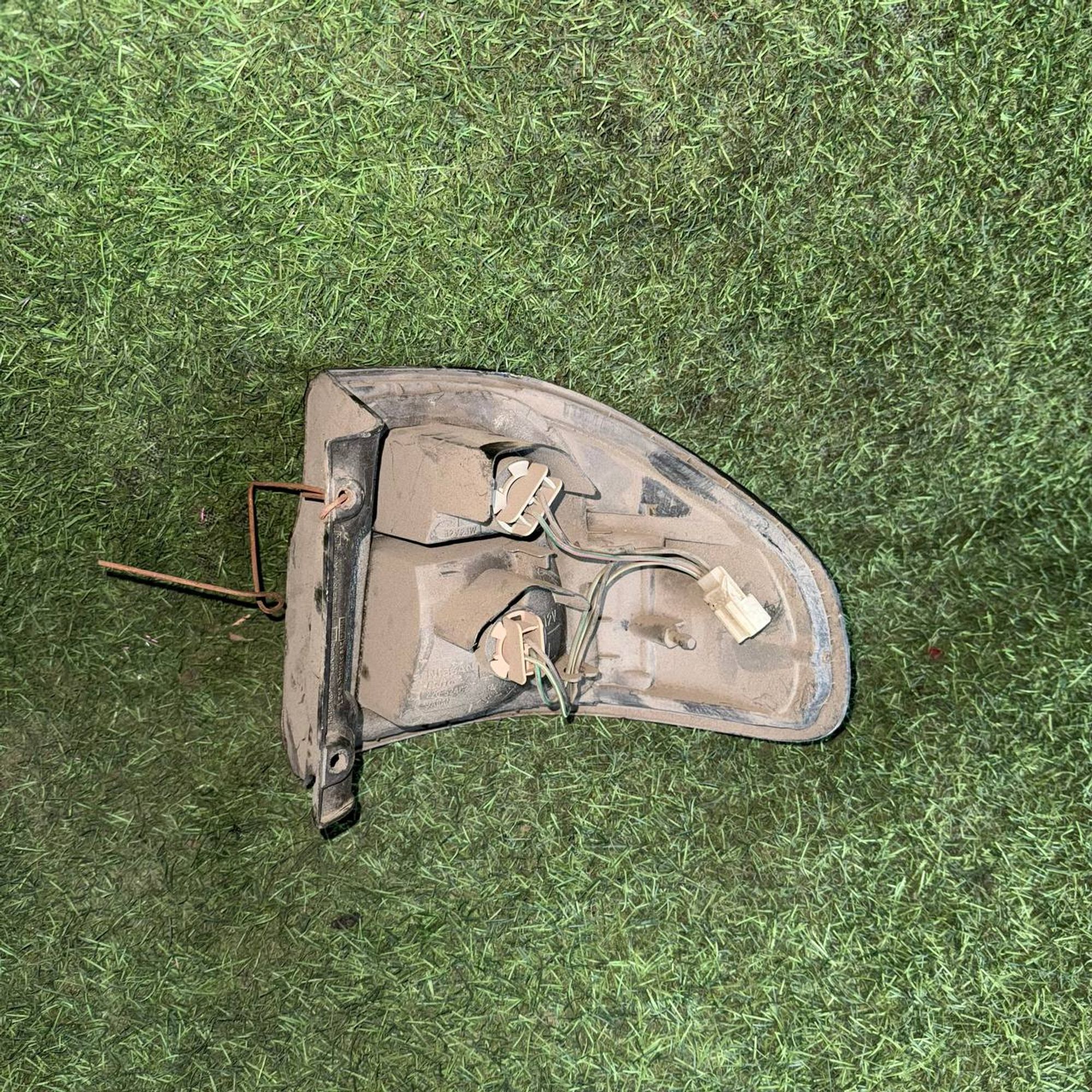 957 Фонарь задний левый NISSAN LARGO W30, 1 рублей, Невинномысск