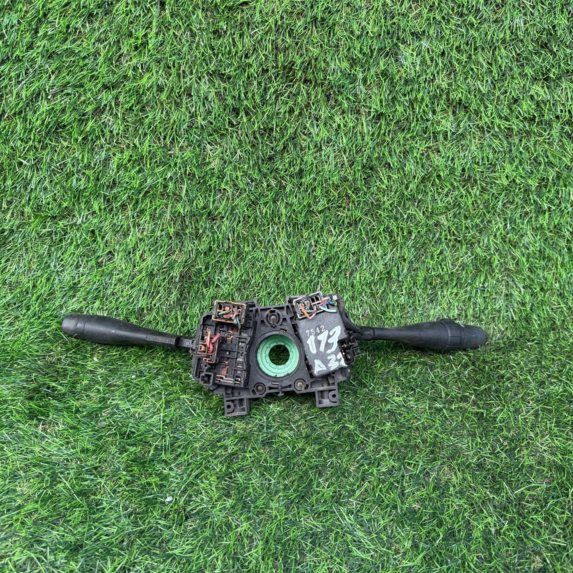 113 Подрулевой переключатель дворников и света Nissan  A32, 3000 рублей, Невинномысск