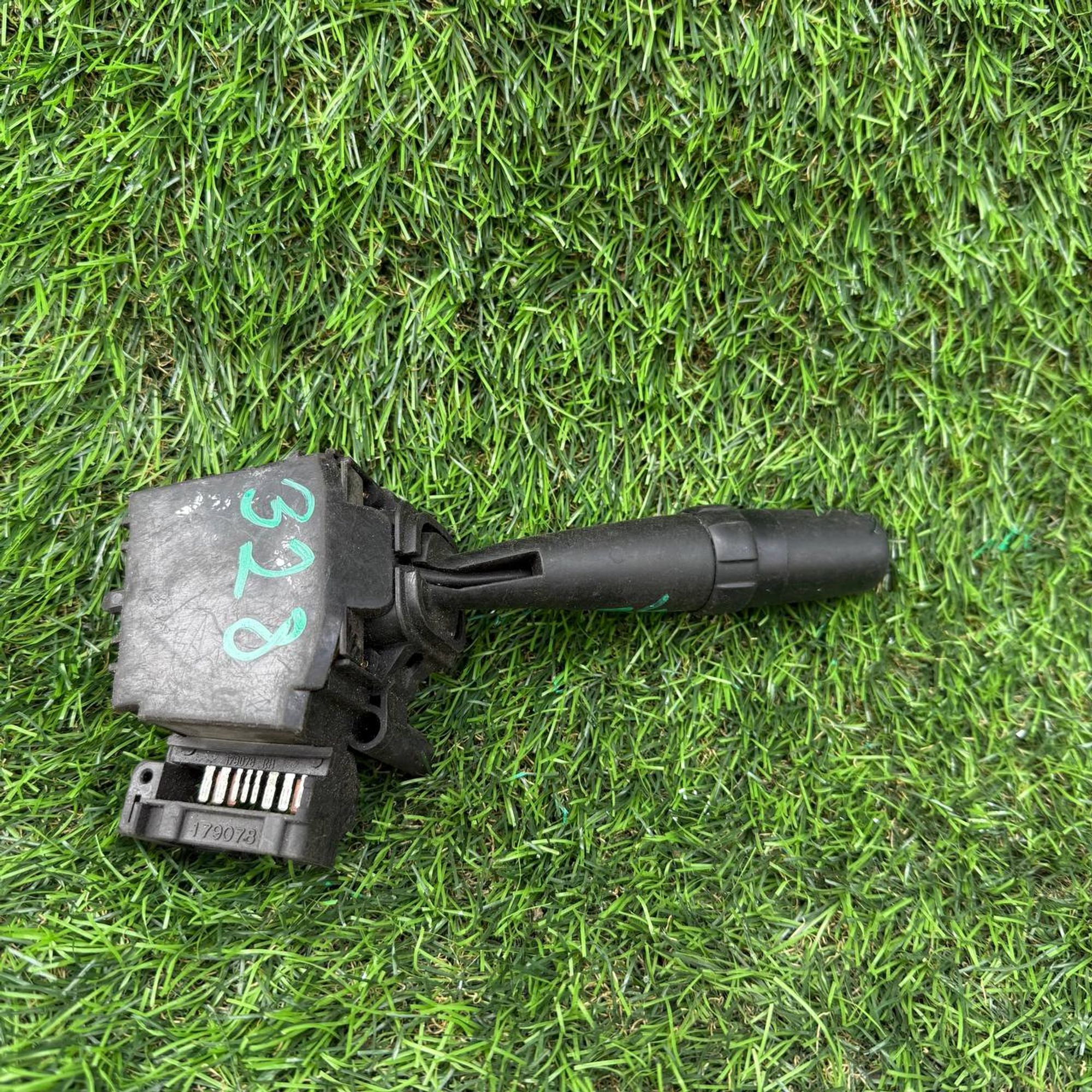 328Подрулевой переключатель дворников Toyota AZR60, 2500 рублей, Невинномысск