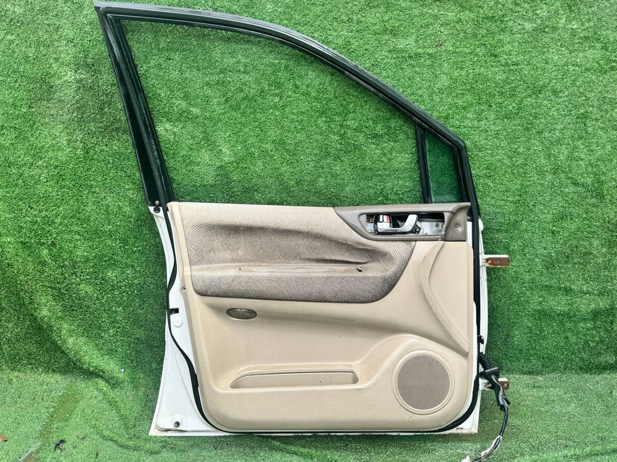 683 дверь на MITSUBISHI CHARIOT N84W, 9000 рублей, Невинномысск