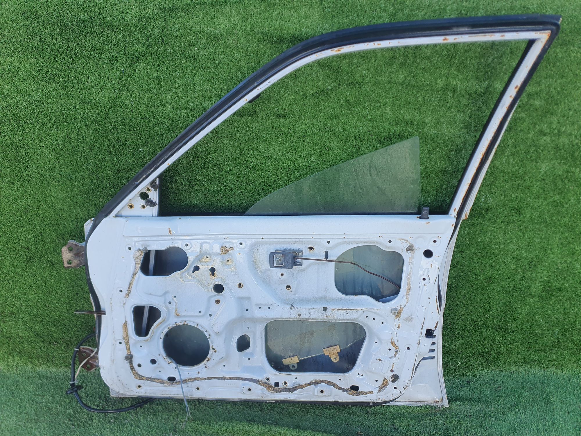 1434 дверь F/R на NISSAN SUNNY B13, 4000 рублей, Невинномысск