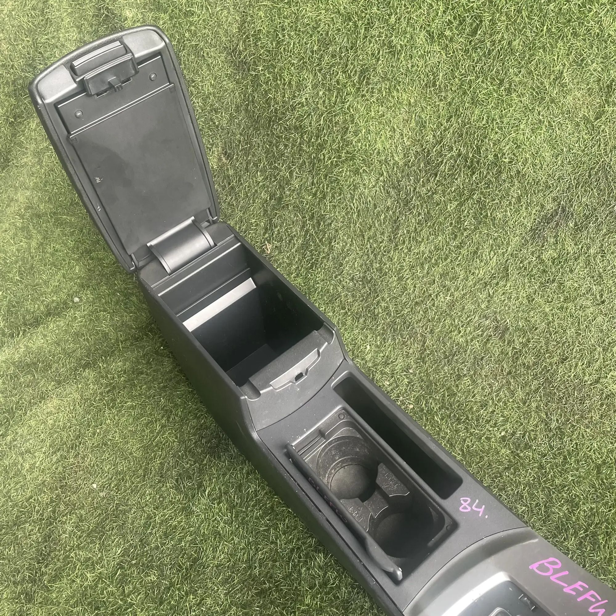 https://ycs.partsauto.market/partsauto-images/thmbs/userImages/772e461030aea93f4dbb6447c0f924d3/part/a4b40ef2-0751-4043-a972-d968cb6e38ce_1776671161326.jpg