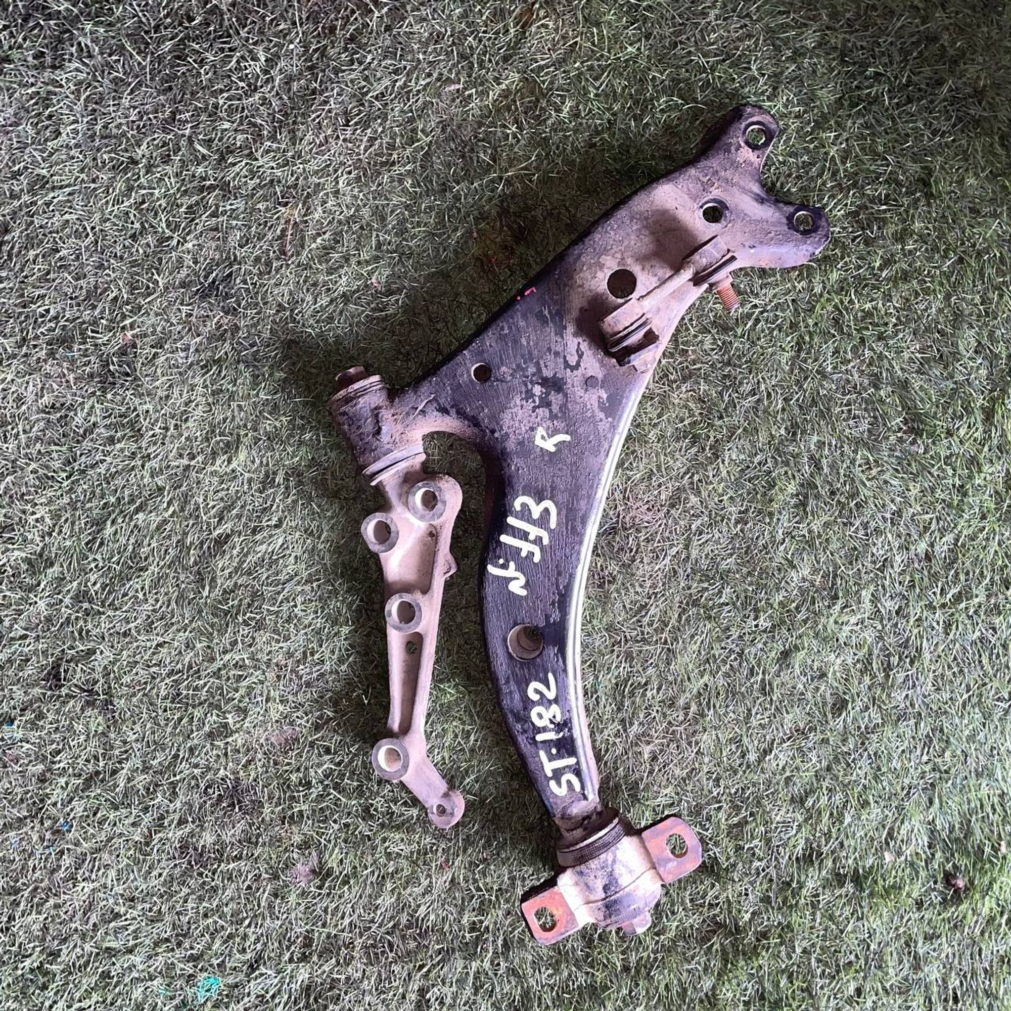 113 Рычаг передний правый нижний TOYOTA CARINA ST182, 1 рублей, Невинномысск