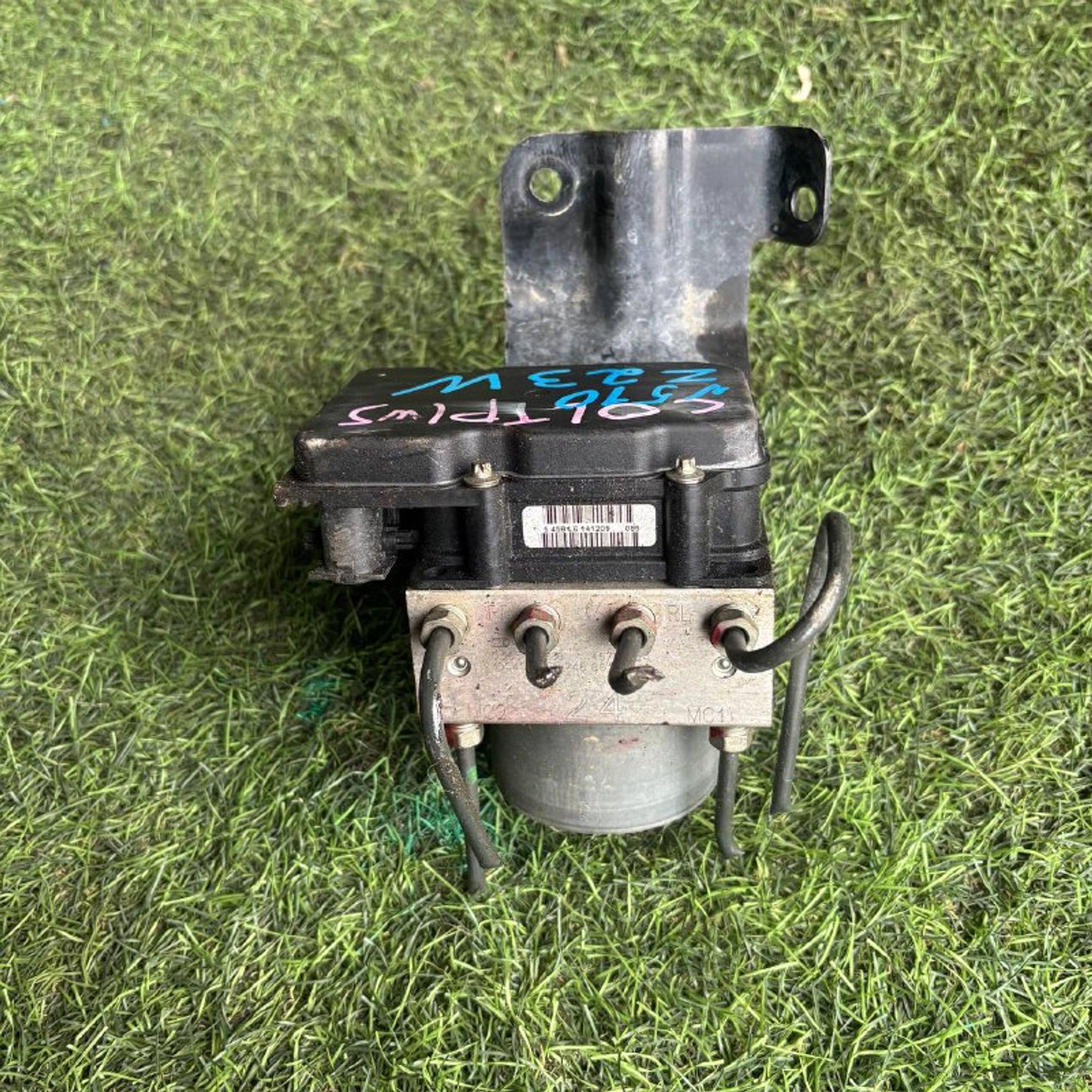 https://ycs.partsauto.market/partsauto-images/thmbs/userImages/772e461030aea93f4dbb6447c0f924d3/part/a506d5a7-6e00-41ff-a096-1fae862e2c27_1773837760176.jpg