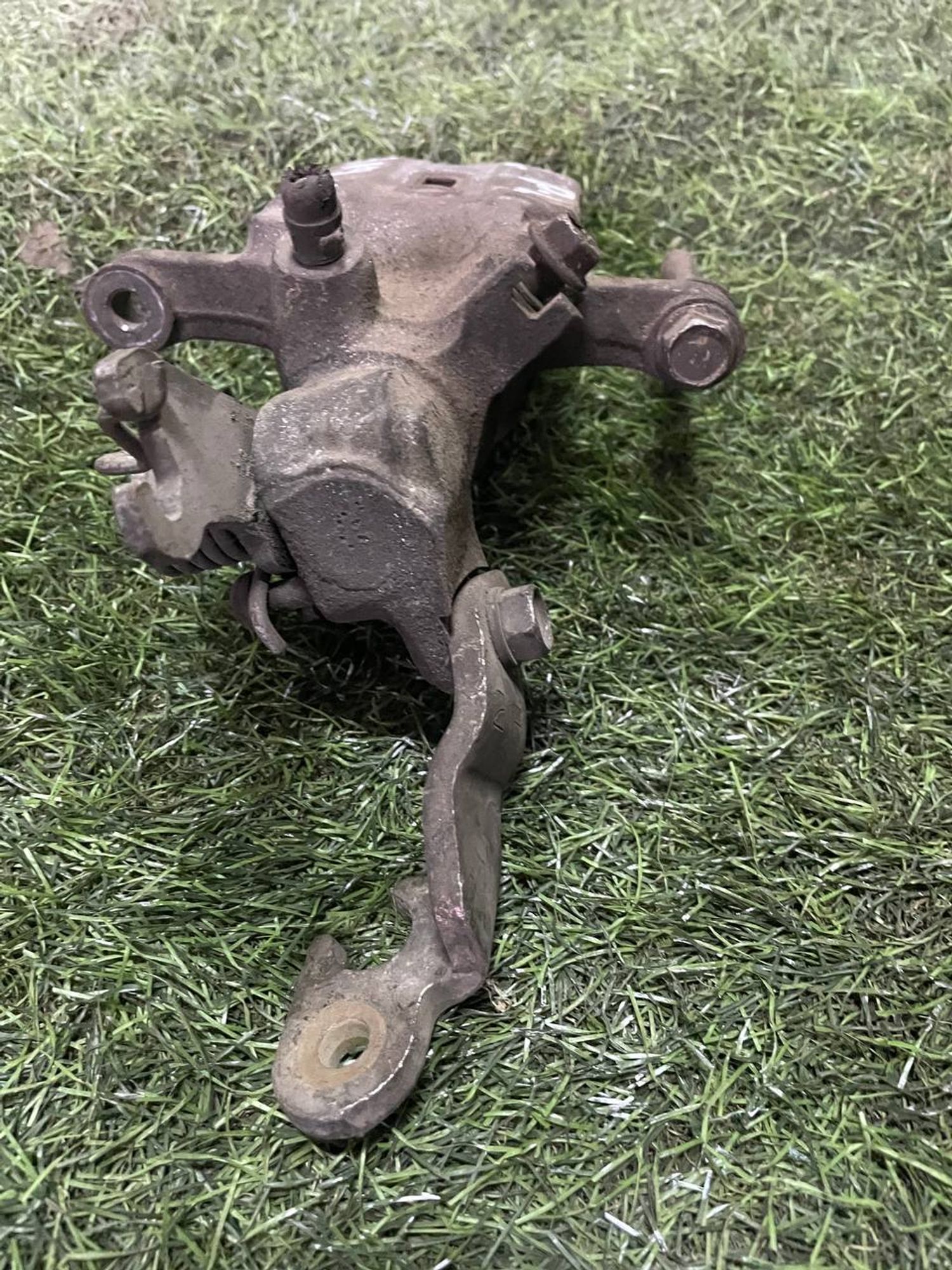 328 Суппорт тормозной задний правый NISSAN PRIMERA P12, 3000 рублей, Невинномысск