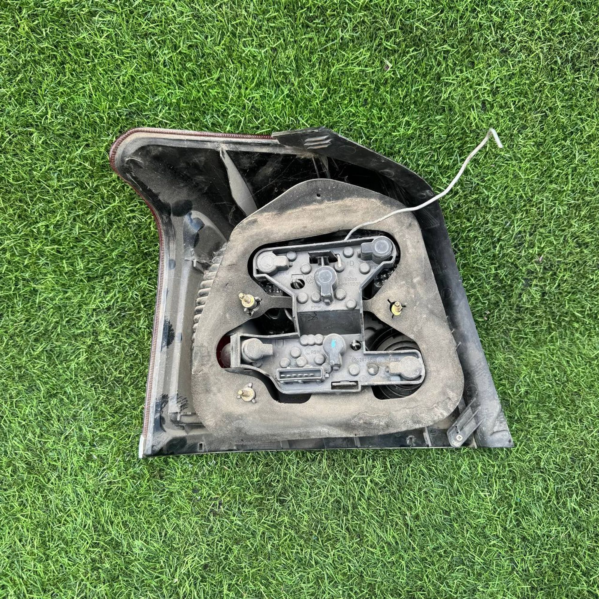 1051 Фонарь задний правый TOYOTA AVENSIS AZT250, 7500 рублей, Невинномысск