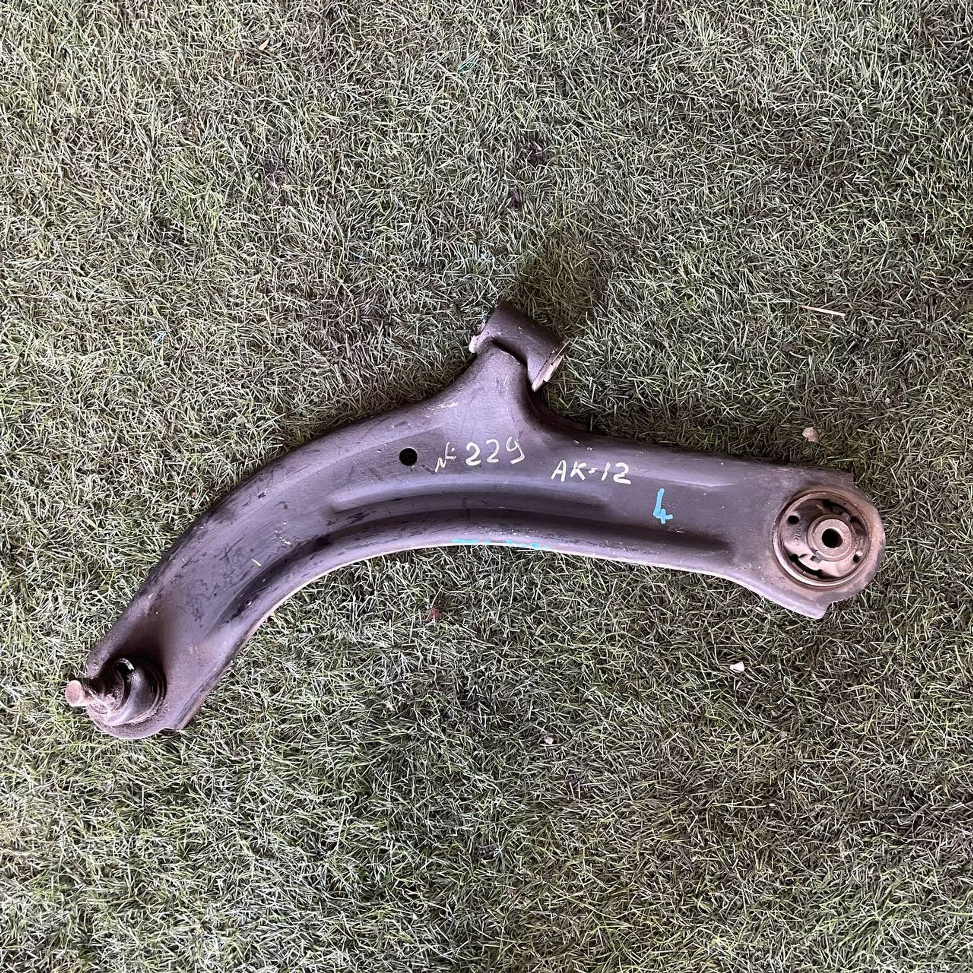 229 Рычаг передний левый нижний NISSAN MARCH AK12, 4000 рублей, Невинномысск