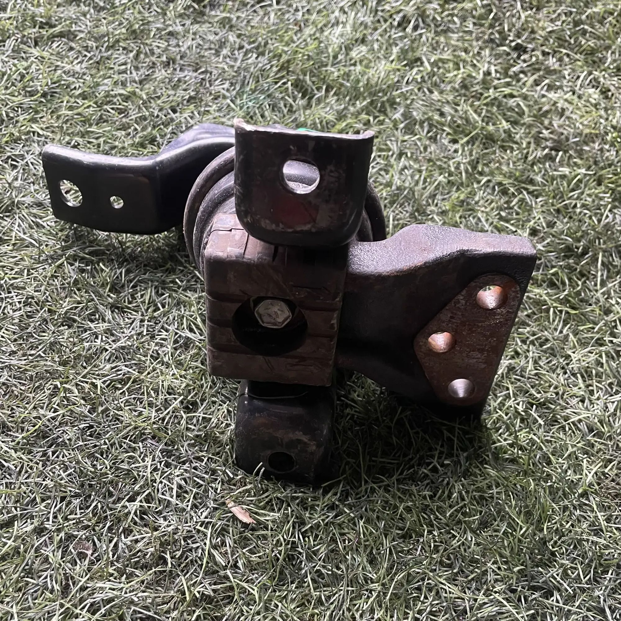 https://ycs.partsauto.market/partsauto-images/thmbs/userImages/772e461030aea93f4dbb6447c0f924d3/part/a5f7d60d-6909-40ee-a9a3-c57a26b4a8ce_1776939230026.jpg