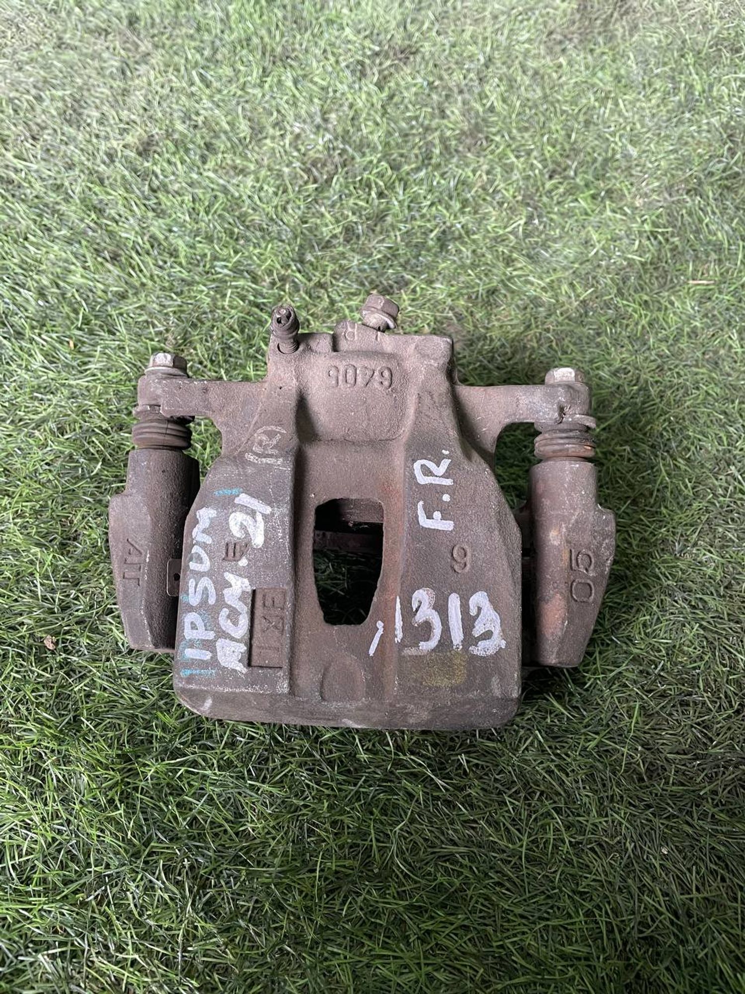 313 Суппорт тормозной передний правый TOYOTA IPSUM ACM21, 3000 рублей, Невинномысск