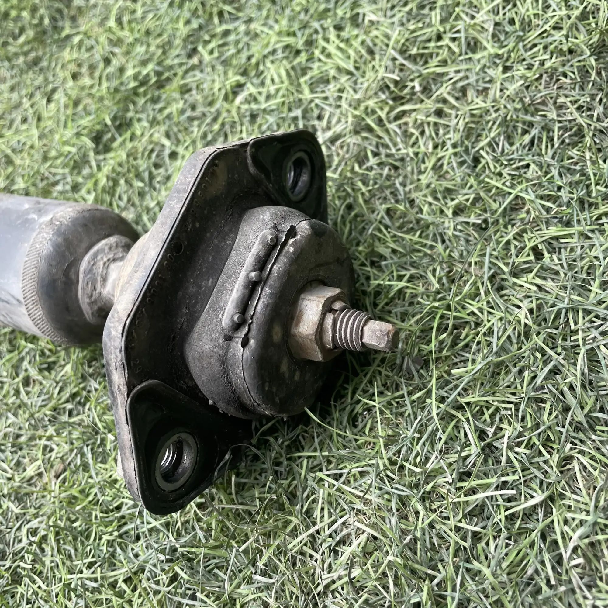 https://ycs.partsauto.market/partsauto-images/thmbs/userImages/772e461030aea93f4dbb6447c0f924d3/part/a63207c5-1110-4906-a924-35c652312f8c_1779170177961.jpg
