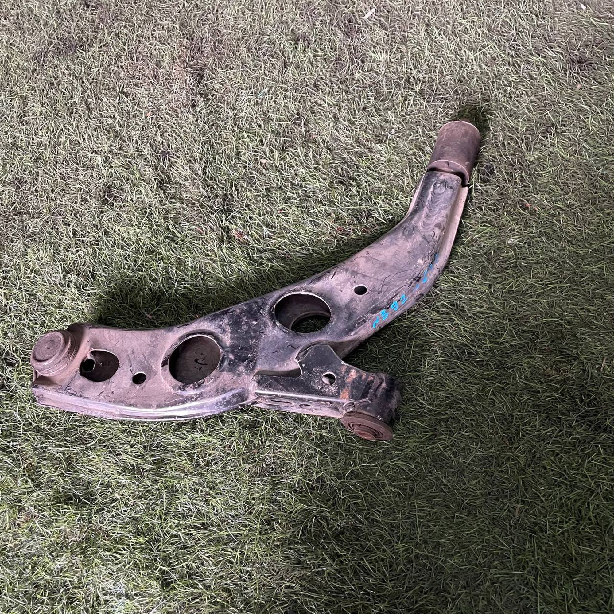 392 Рычаг передний левый нижний MAZDA 626, 1 рублей, Невинномысск