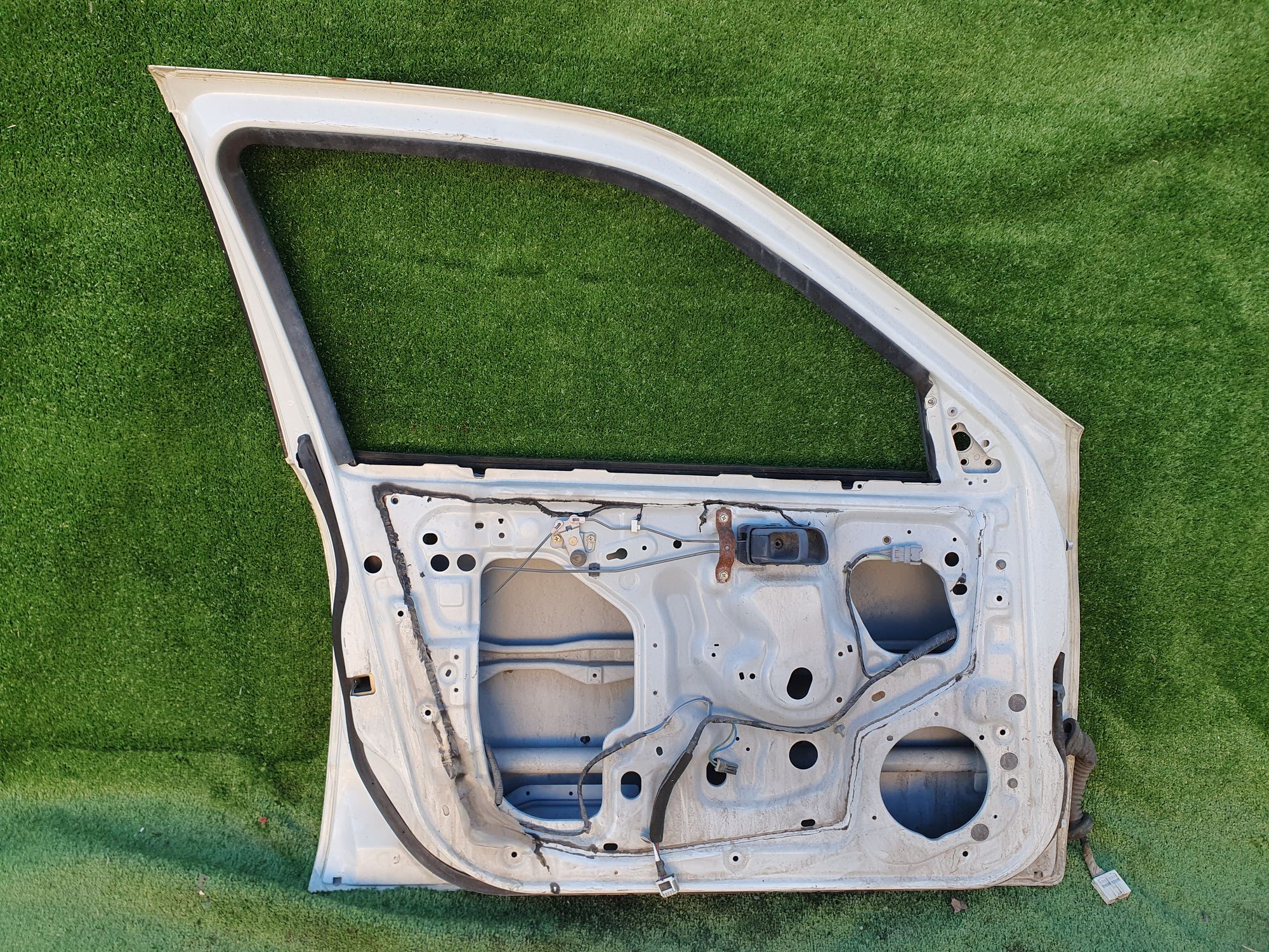 692 дверь на NISSAN PRIMERA P11, 6000 рублей, Невинномысск