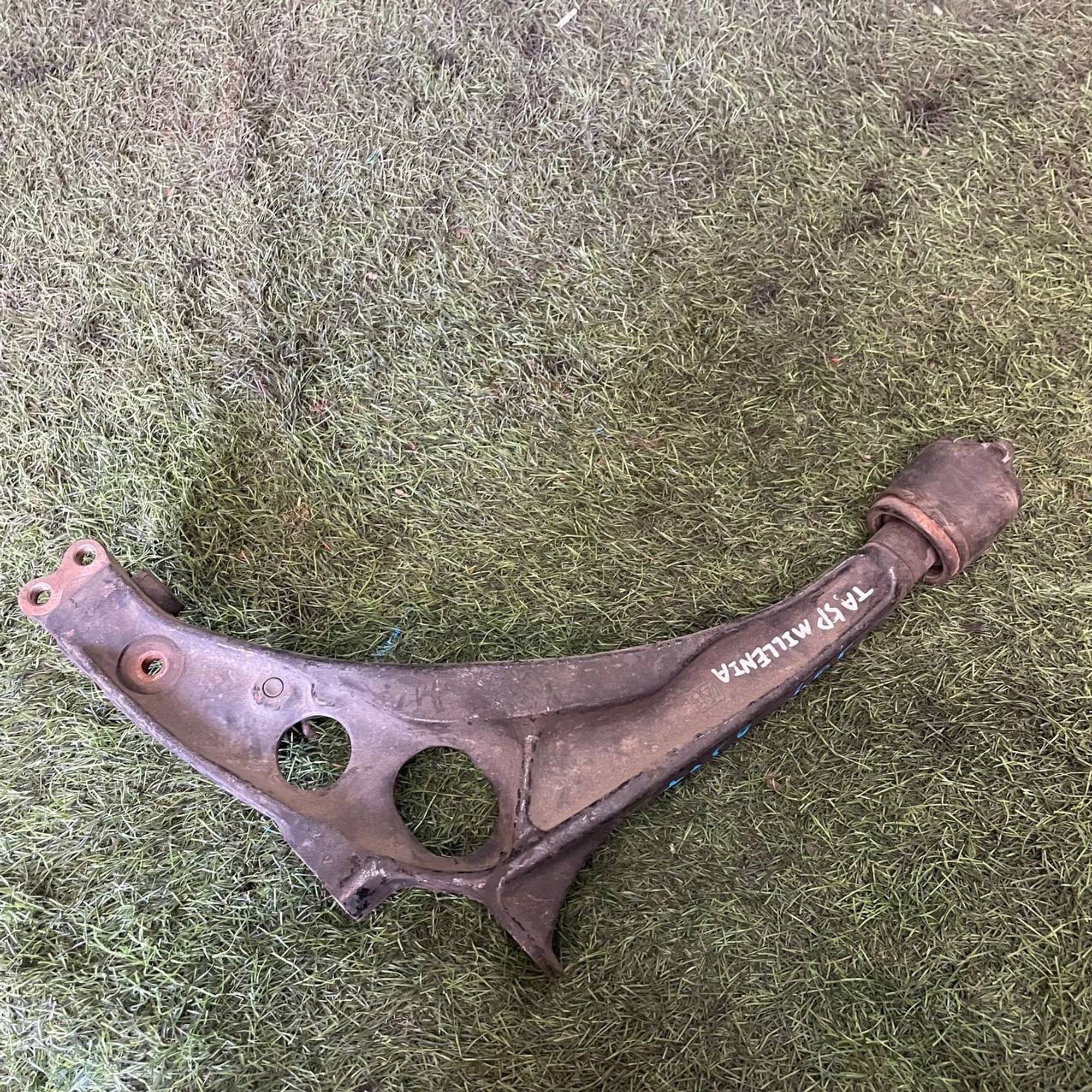 405 Рычаг передний правый нижний MAZDA MILLENIA TAFP, 1 рублей, Невинномысск