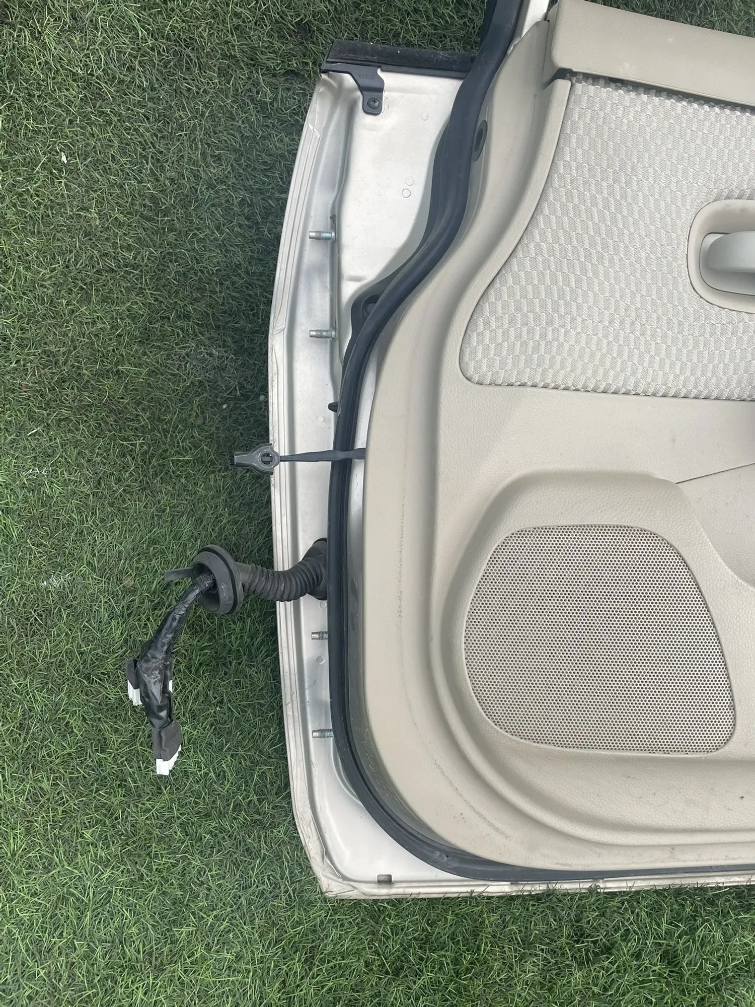 4031 Дверь передняя правая Nissan Tiida C11 Хетчбек, 14500 рублей, Невинномысск