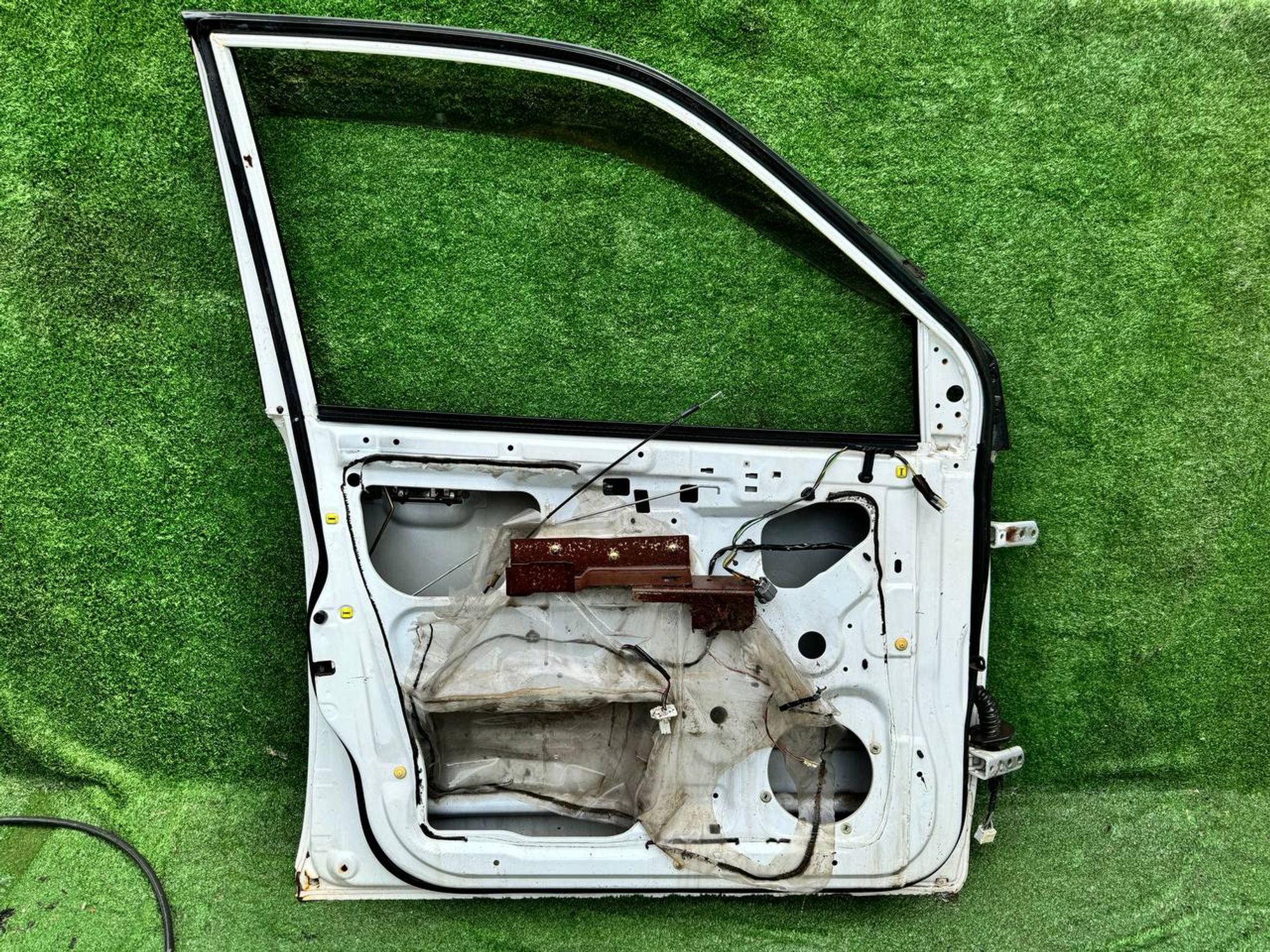 2080 дверь на MITSUBISHI DION CR6W, 6500 рублей, Невинномысск