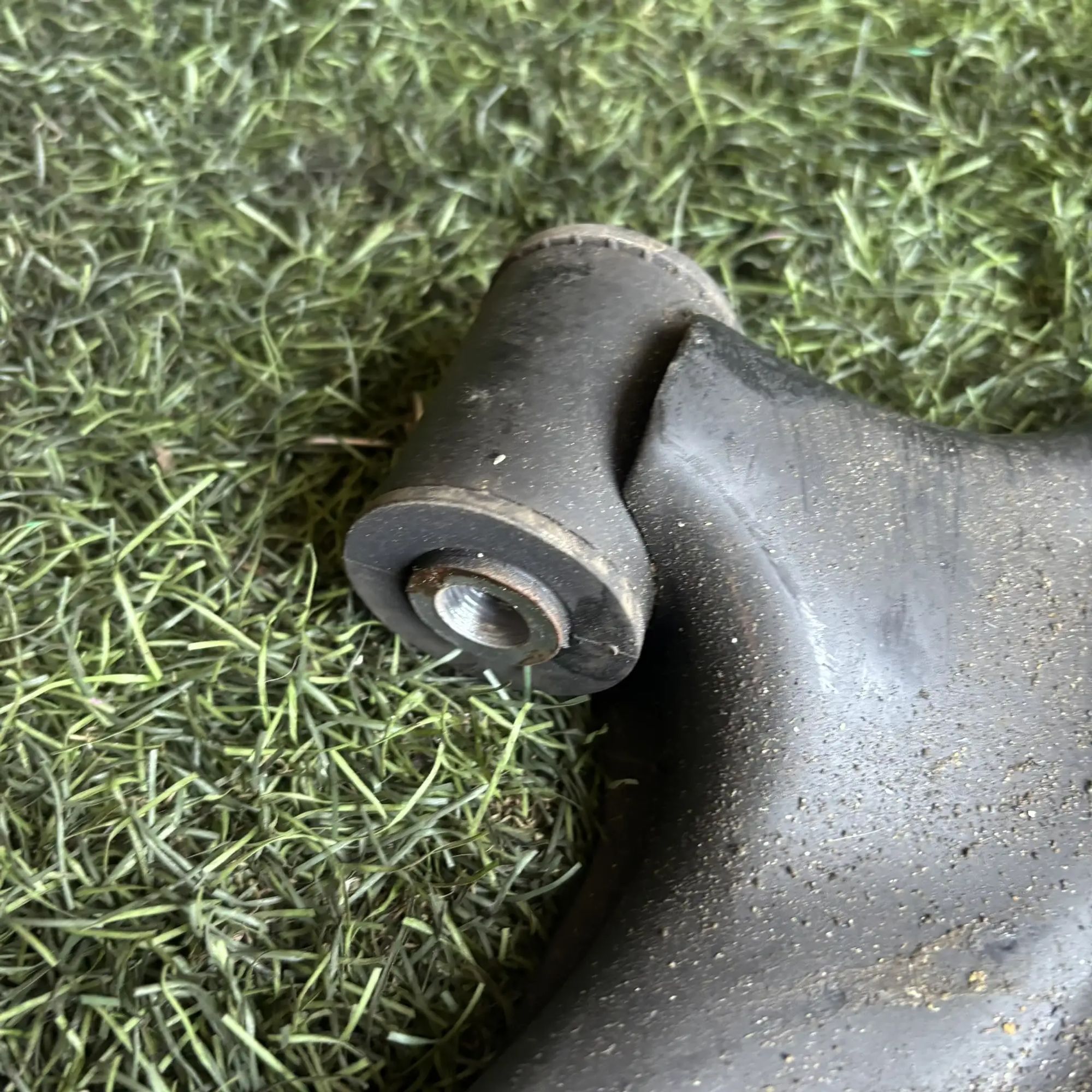 https://ycs.partsauto.market/partsauto-images/thmbs/userImages/772e461030aea93f4dbb6447c0f924d3/part/aa07bb1e-a220-4958-baed-1b92d37fa358_1777097819384.jpg