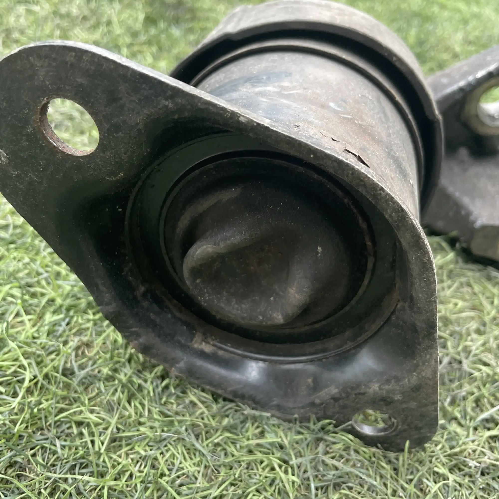 https://ycs.partsauto.market/partsauto-images/thmbs/userImages/772e461030aea93f4dbb6447c0f924d3/part/aa6a6b3d-0991-43a5-92ea-856c991154f5_1779194240122.jpg