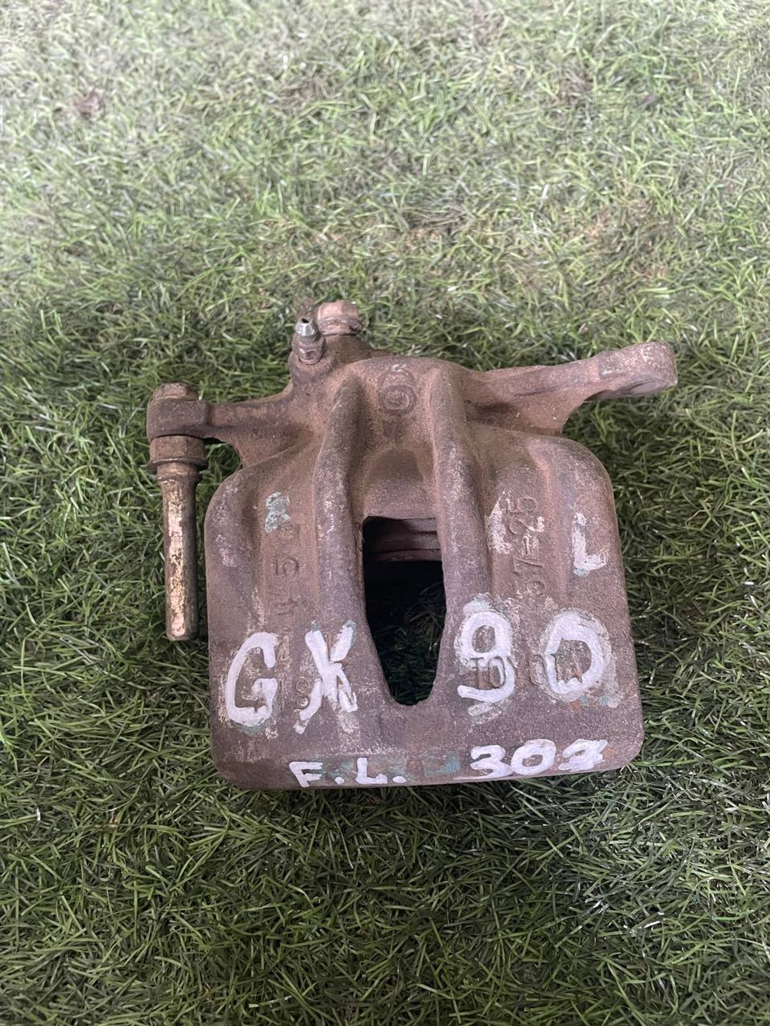 307 Суппорт тормозной передний левый TOYOTA CHASER GX90, 3000 рублей, Невинномысск