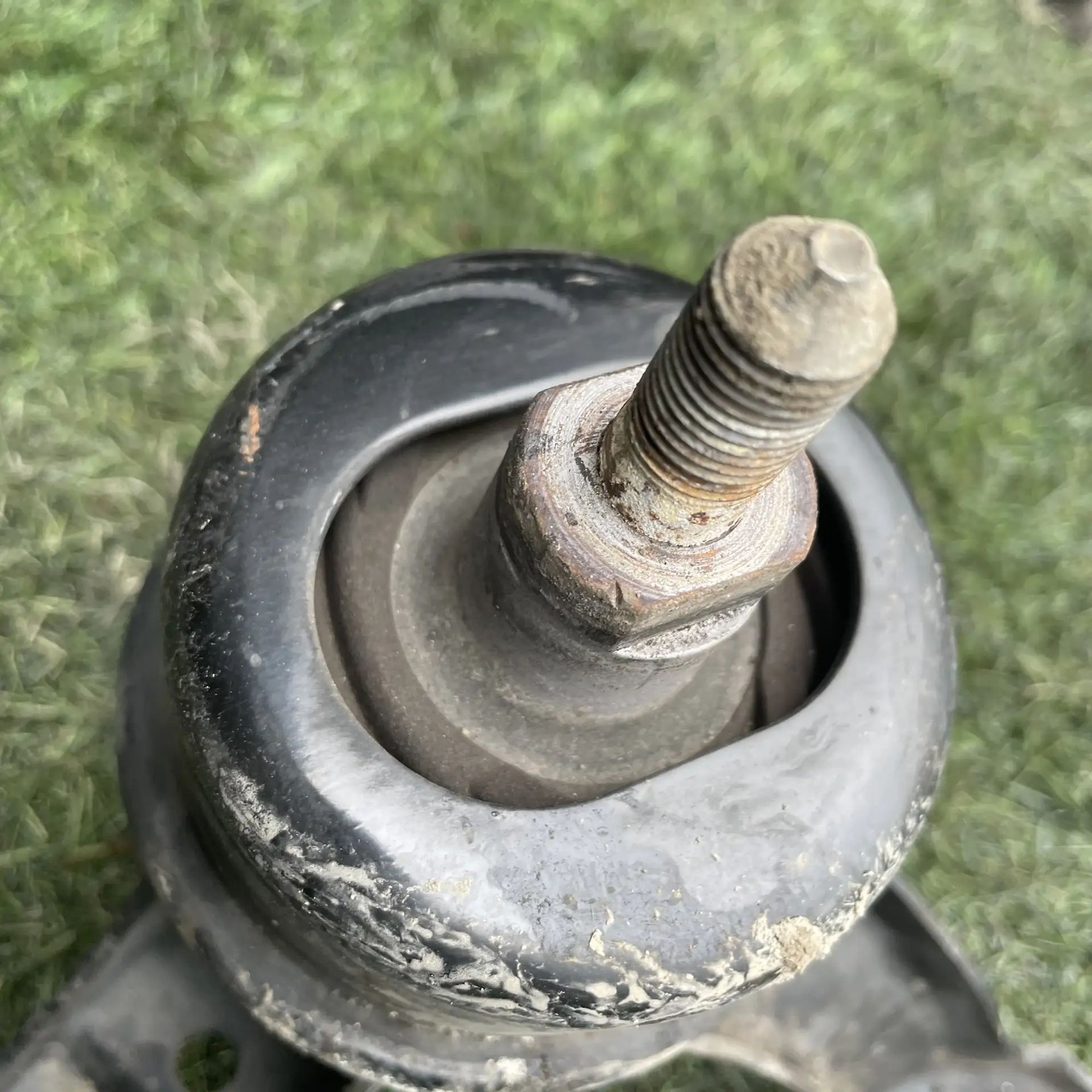 https://ycs.partsauto.market/partsauto-images/thmbs/userImages/772e461030aea93f4dbb6447c0f924d3/part/aa887fef-371b-4a98-826e-518b727cc5a9_1779193025379.jpg