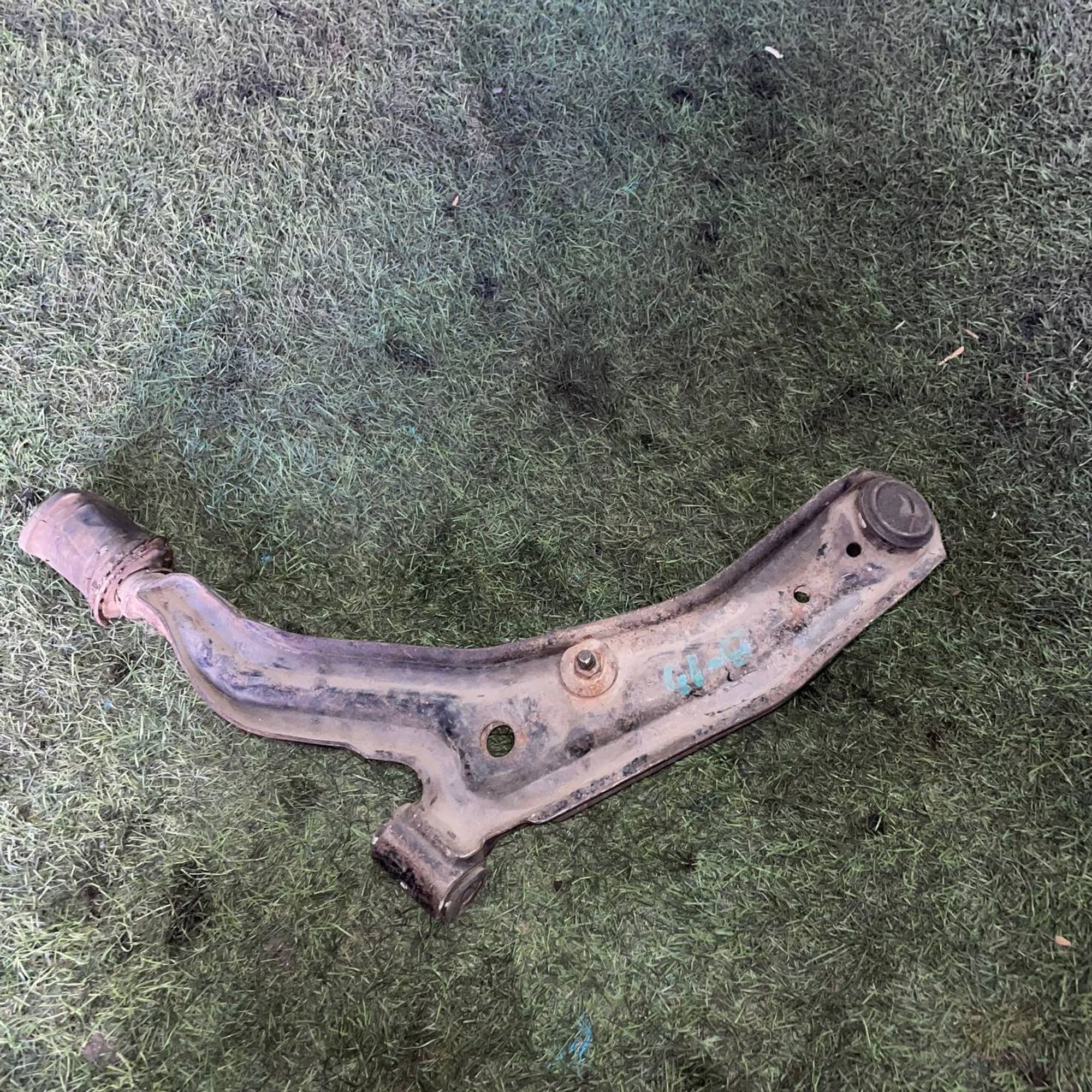 343 Рычаг передний правый нижний NISSAN SUNNY B13, 3000 рублей, Невинномысск