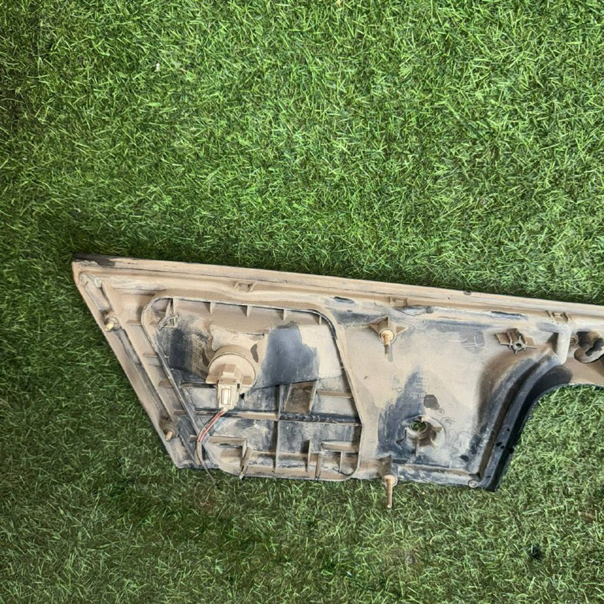 598 Вставка между фонарей Mazda Familia BHALP, 3000 рублей, Невинномысск