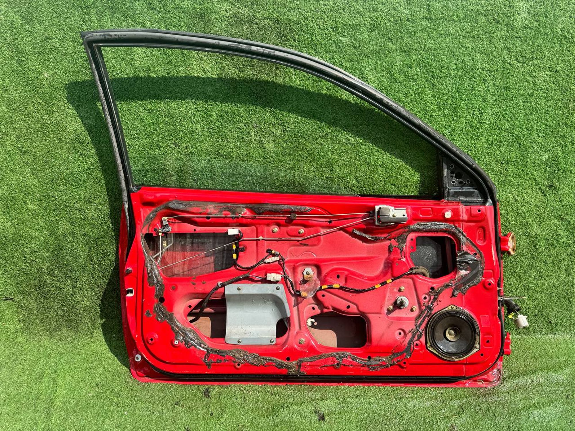 2067 дверь на MAZDA 323, 5500 рублей, Невинномысск