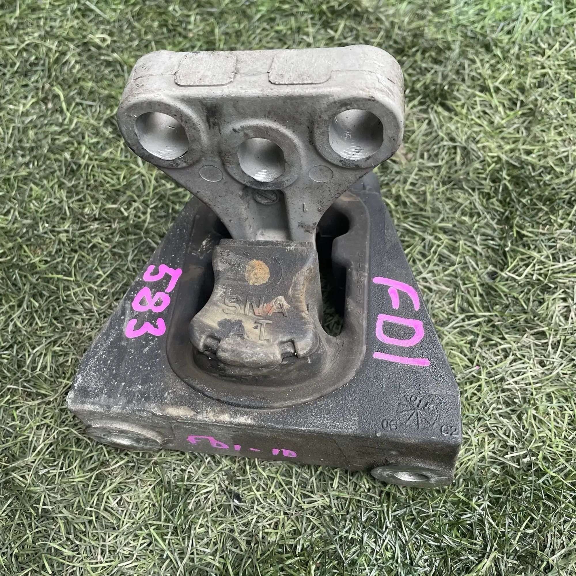 https://ycs.partsauto.market/partsauto-images/thmbs/userImages/772e461030aea93f4dbb6447c0f924d3/part/ab077636-bd27-4bb6-8fa6-b526fa513bd2_1779189255551.jpg