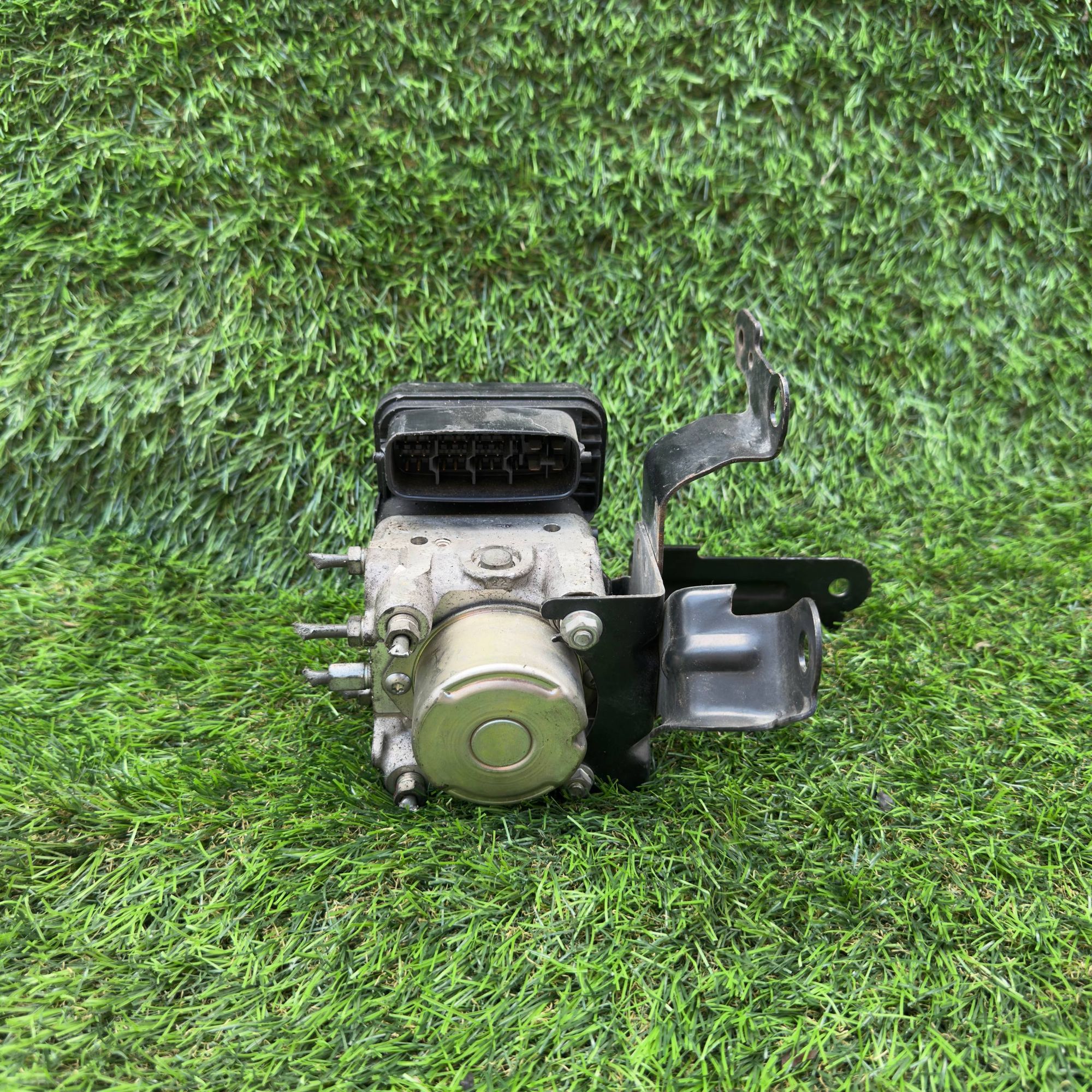 435 Блок ABS TOYOTA ISIS 	ZGM10, 1 рублей, Невинномысск