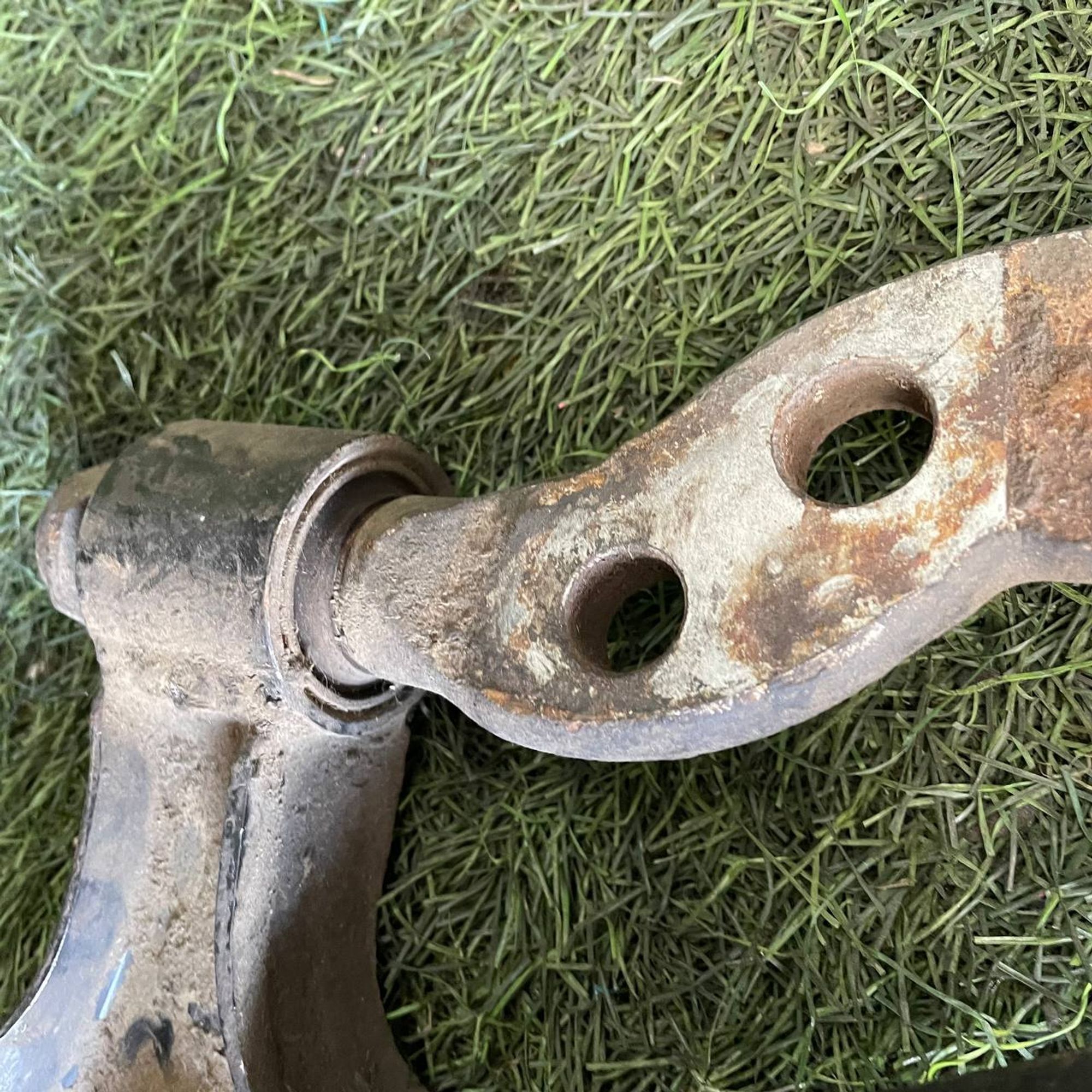 245 Рычаг передний левый нижний  NISSAN PRIMERA P11, 3000 рублей, Невинномысск