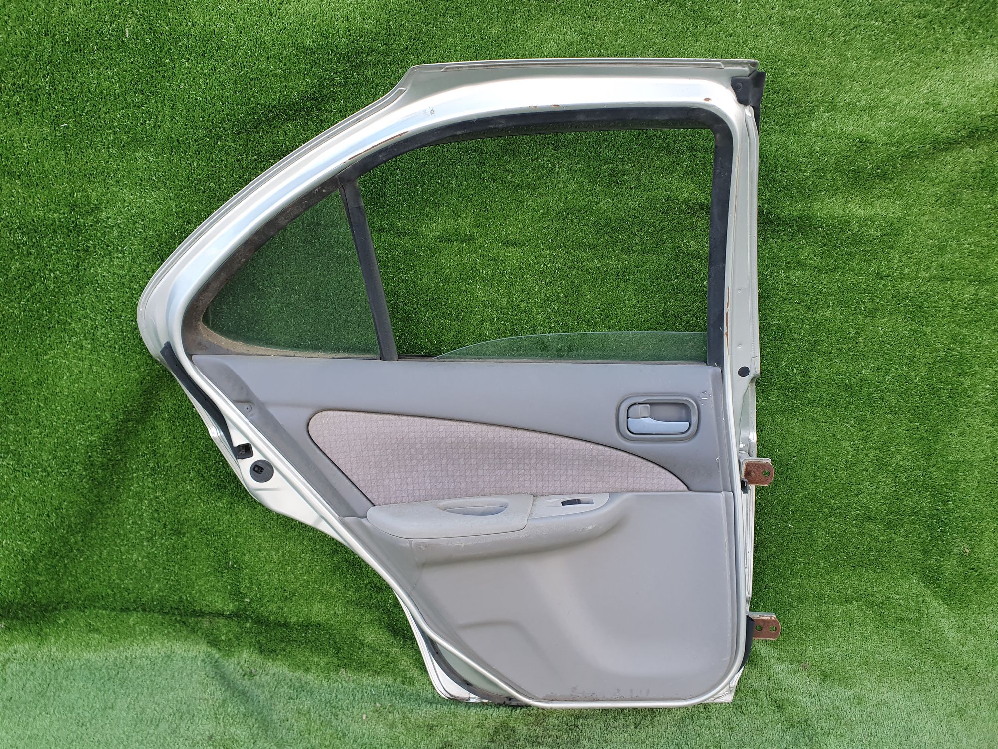 1042 дверь на NISSAN SUNNY FB15, 8500 рублей, Невинномысск