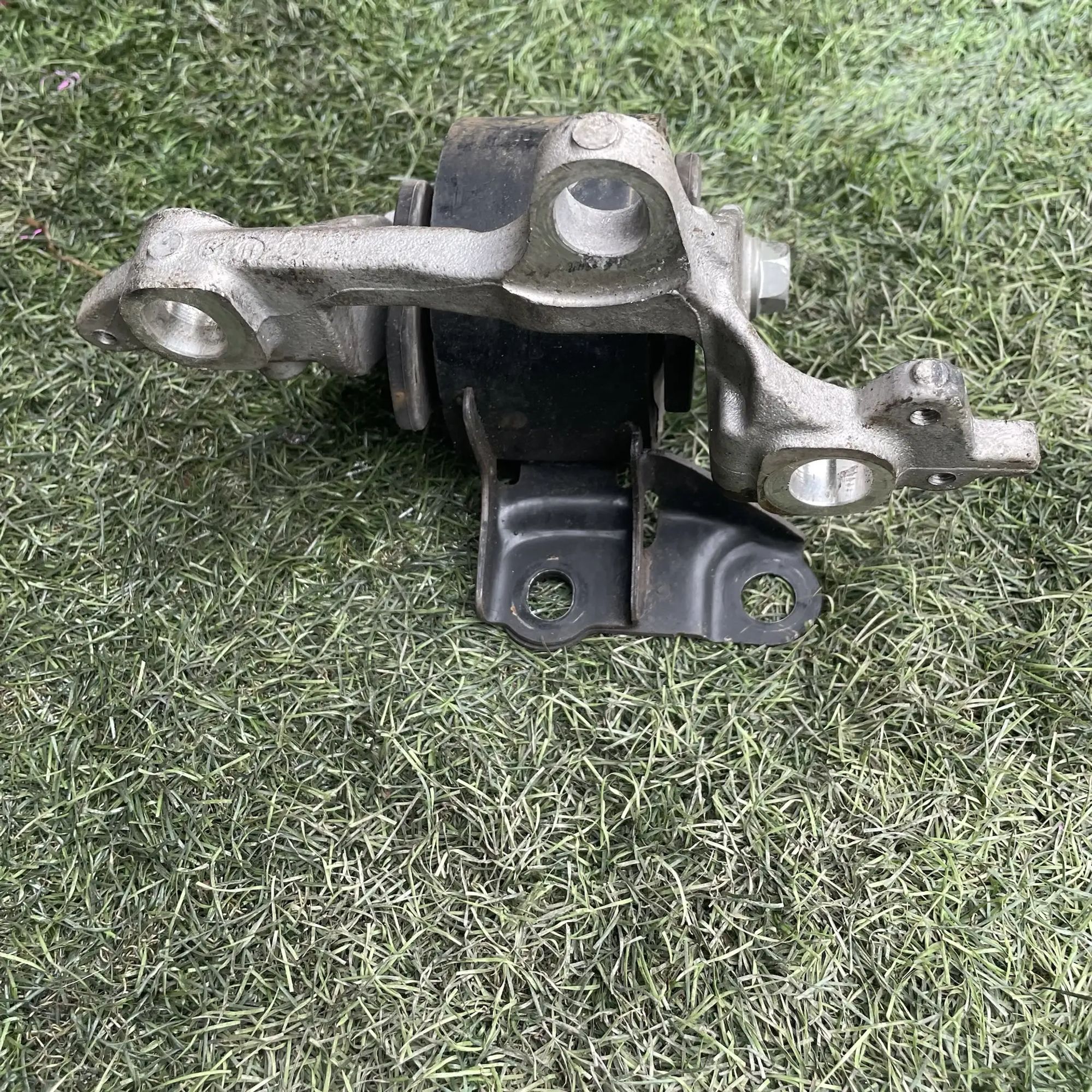https://ycs.partsauto.market/partsauto-images/thmbs/userImages/772e461030aea93f4dbb6447c0f924d3/part/abbcf8cc-d15d-488b-a9b3-0b24a177f9d3_1779192944467.jpg