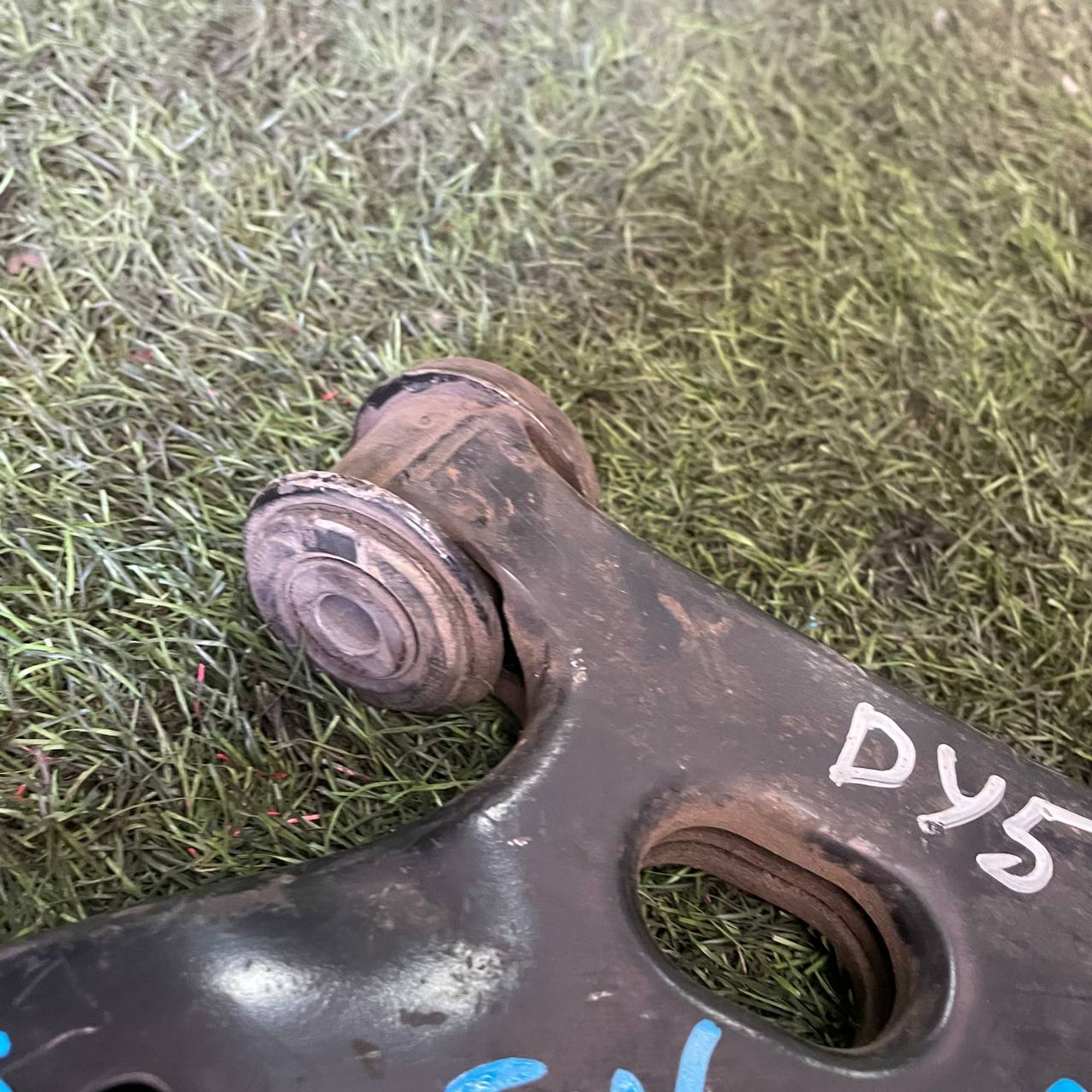 395 Рычаг передний правый нижний MAZDA DEMIO DY5W, 1 рублей, Невинномысск