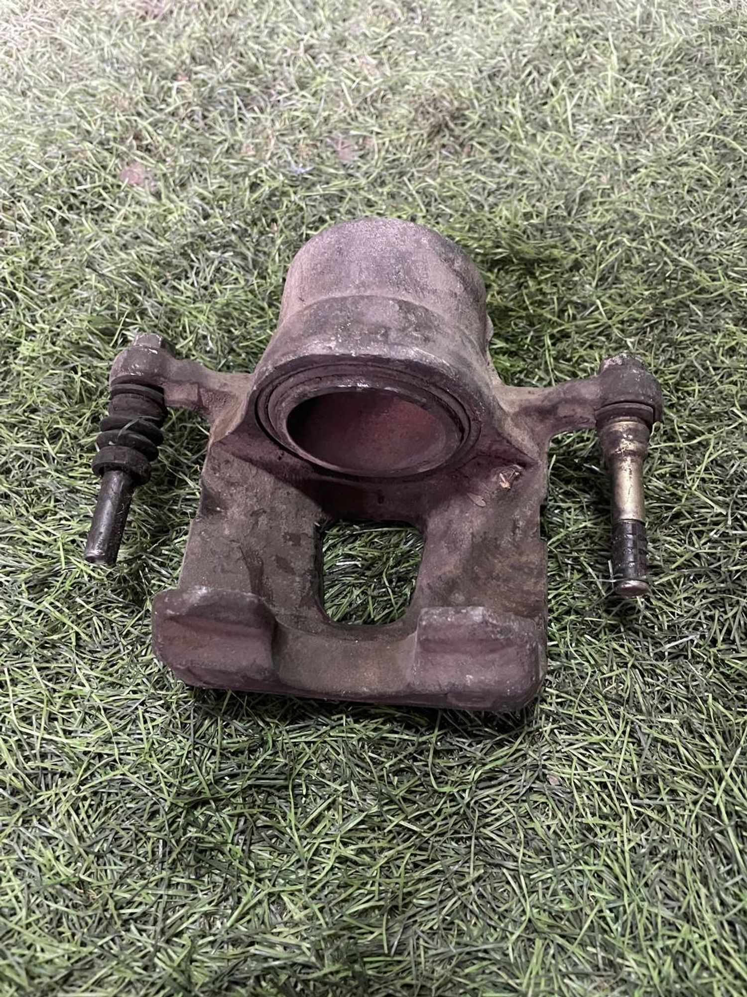 420 Суппорт тормозной передний правый NISSAN CEFIRO A32, 3000 рублей, Невинномысск