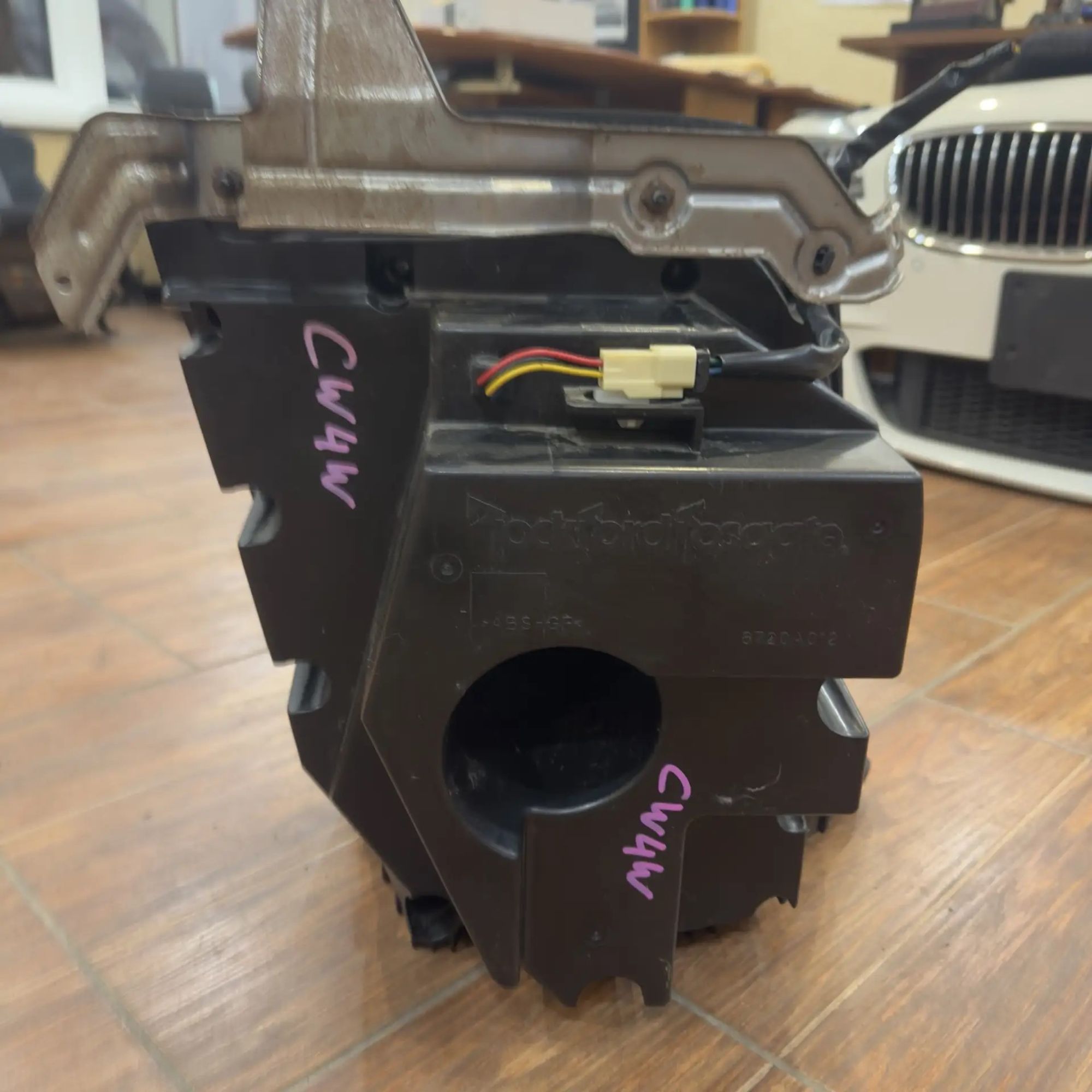 https://ycs.partsauto.market/partsauto-images/thmbs/userImages/772e461030aea93f4dbb6447c0f924d3/part/adc18ecf-b2c3-4ae9-82b1-1f778e32be34_1779201411416.jpg