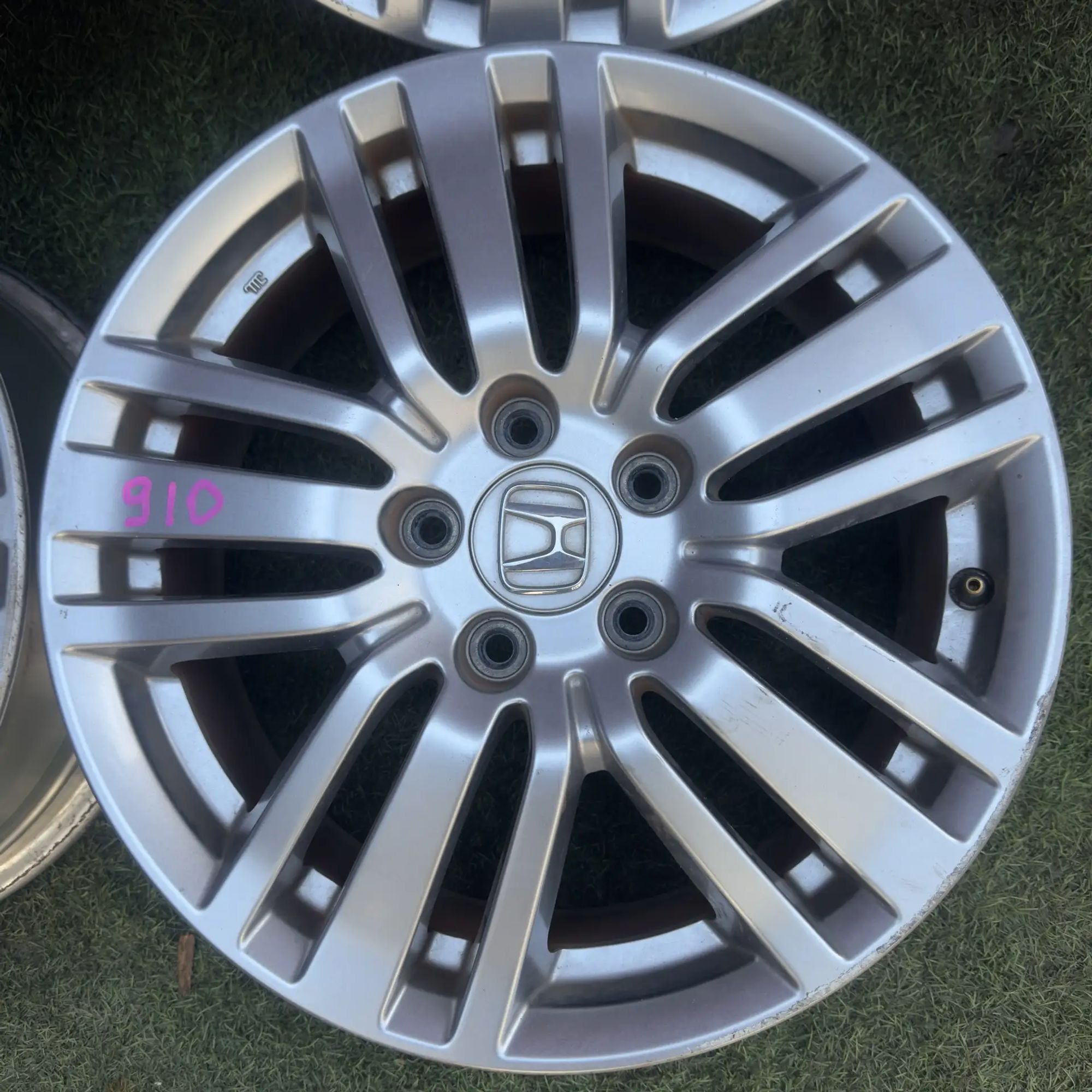 https://ycs.partsauto.market/partsauto-images/thmbs/userImages/772e461030aea93f4dbb6447c0f924d3/part/ae266241-5408-4b3a-9569-257a1ebac909_1778244344106.jpg