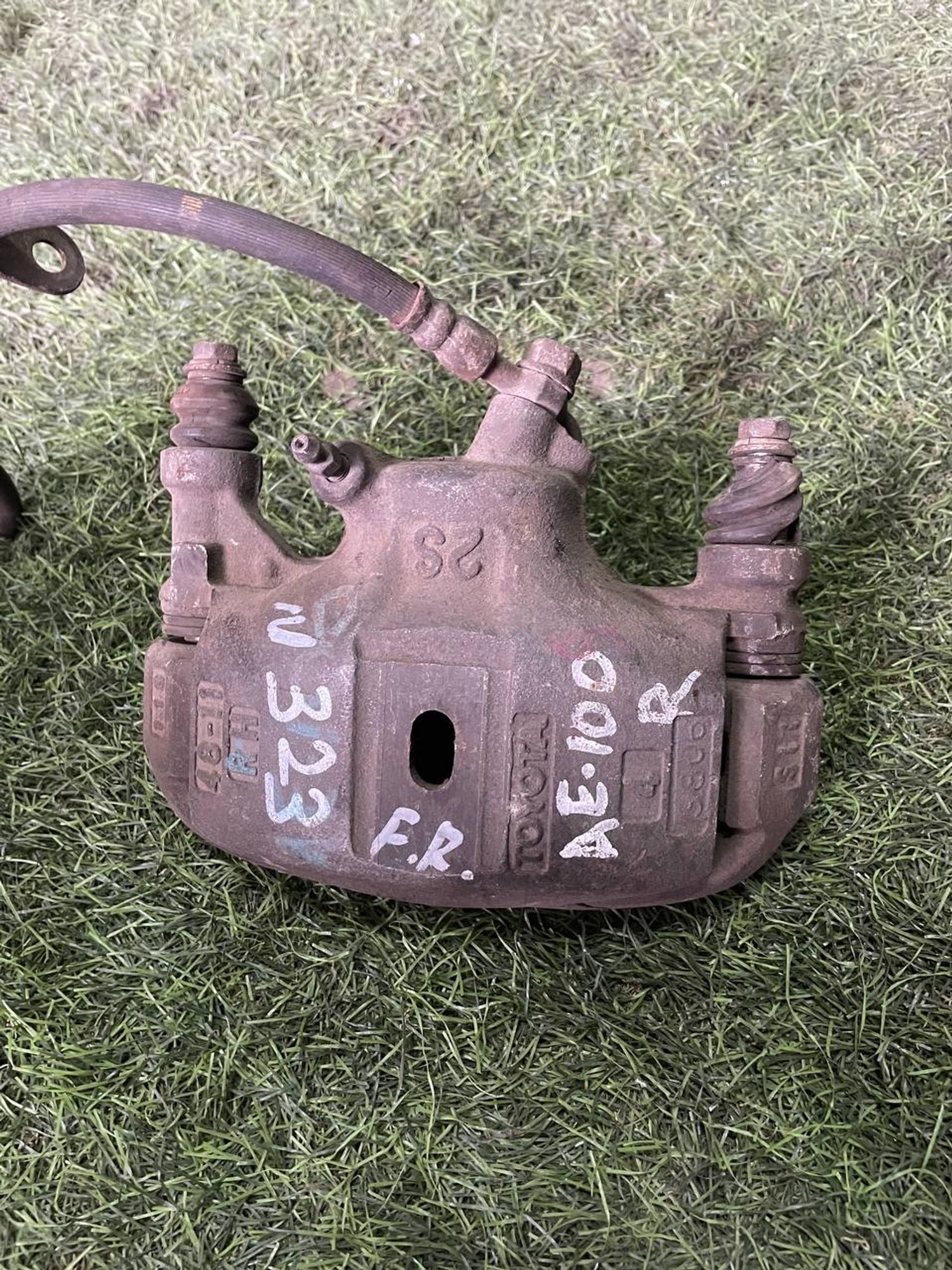 323 Суппорт тормозной передний правый TOYOTA SPRINTER AE100, 3000 рублей, Невинномысск