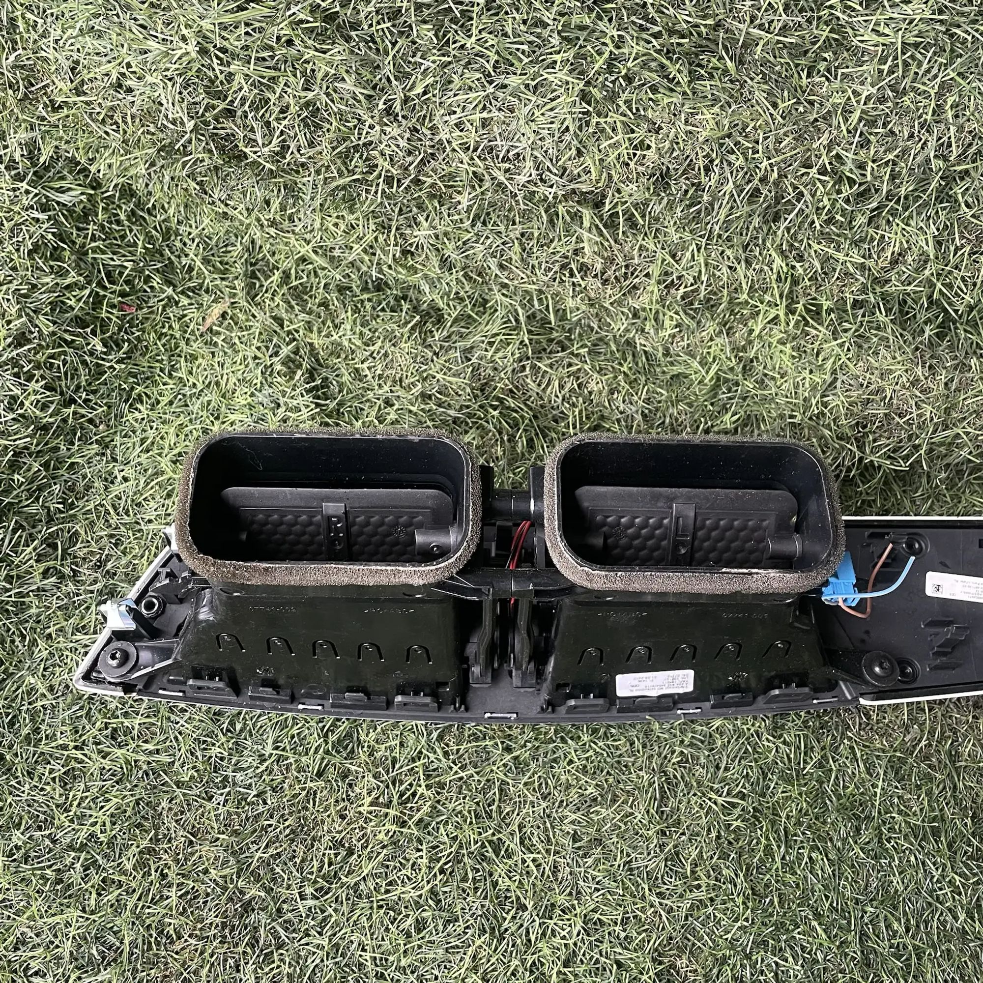 https://ycs.partsauto.market/partsauto-images/thmbs/userImages/772e461030aea93f4dbb6447c0f924d3/part/aed97ce6-a75e-404e-a20e-b38cb73e6d84_1779097356197.jpg