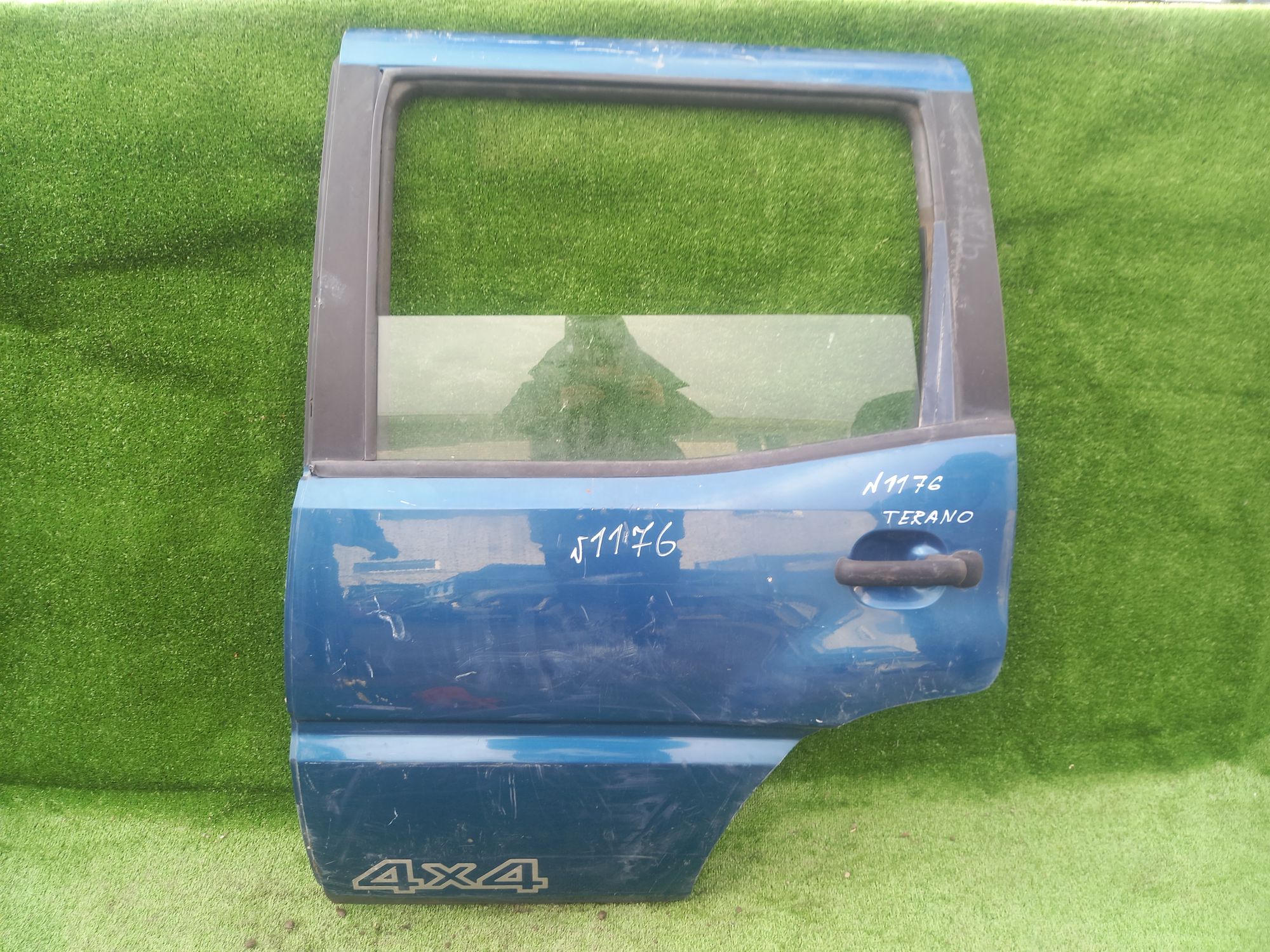 1176 дверь на NISSAN MISTRAL R20, 7500 рублей, Невинномысск