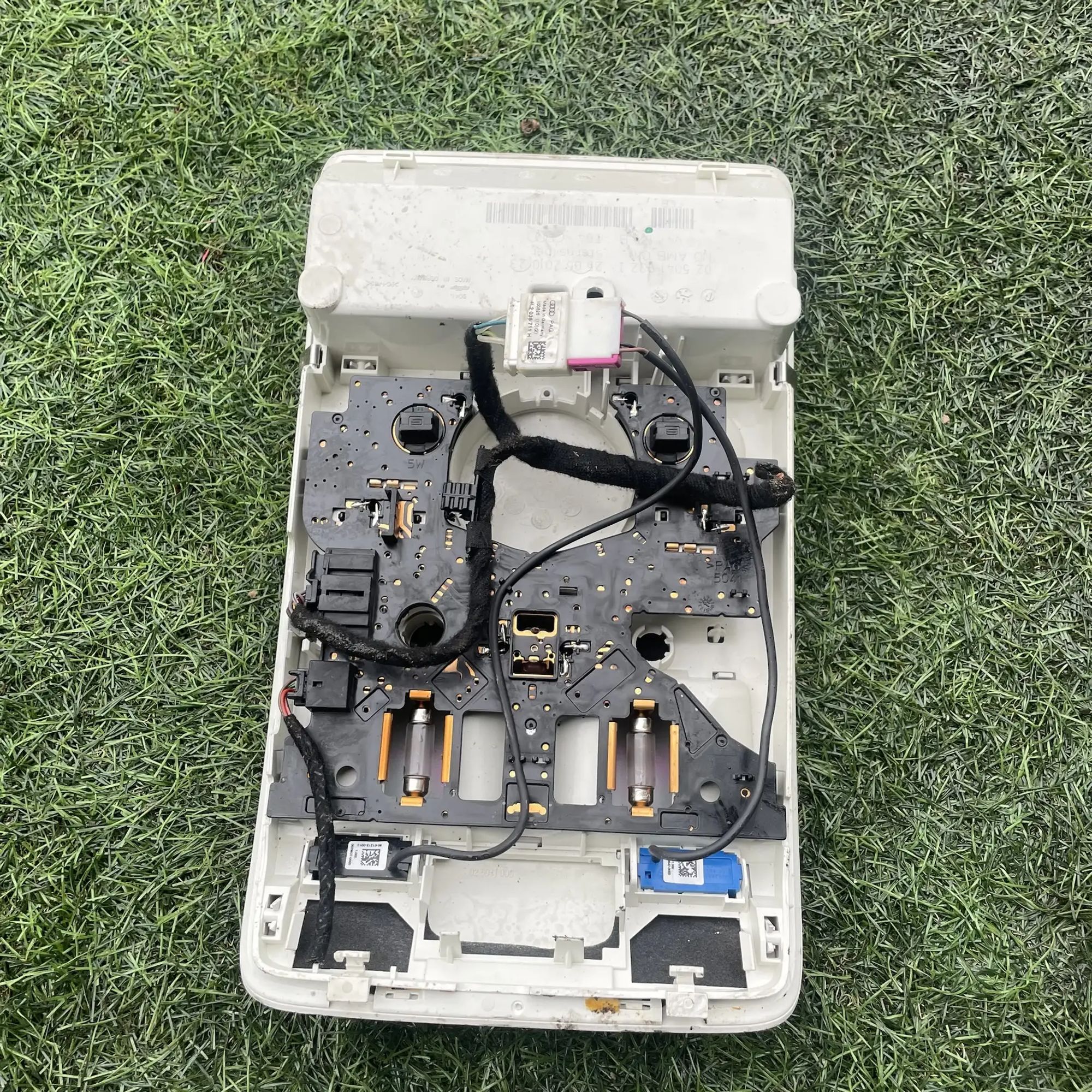 https://ycs.partsauto.market/partsauto-images/thmbs/userImages/772e461030aea93f4dbb6447c0f924d3/part/af203972-c549-4b7c-9fea-e9291a655cbb_1778938753301.jpg