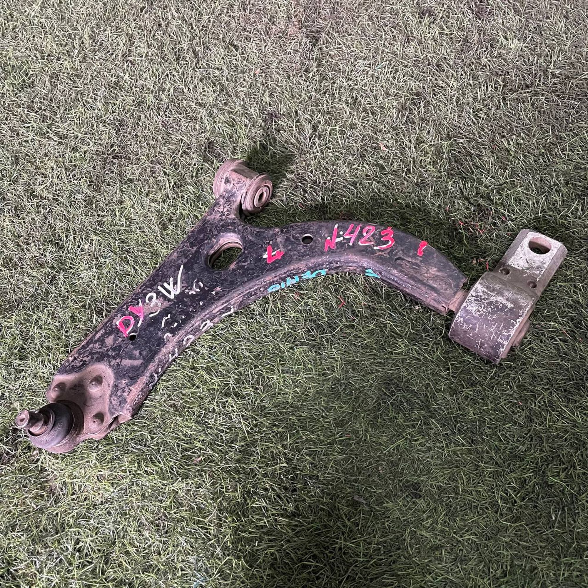 423 Рычаг передний левый нижний MAZDA DEMIO DY3W, 1 рублей, Невинномысск