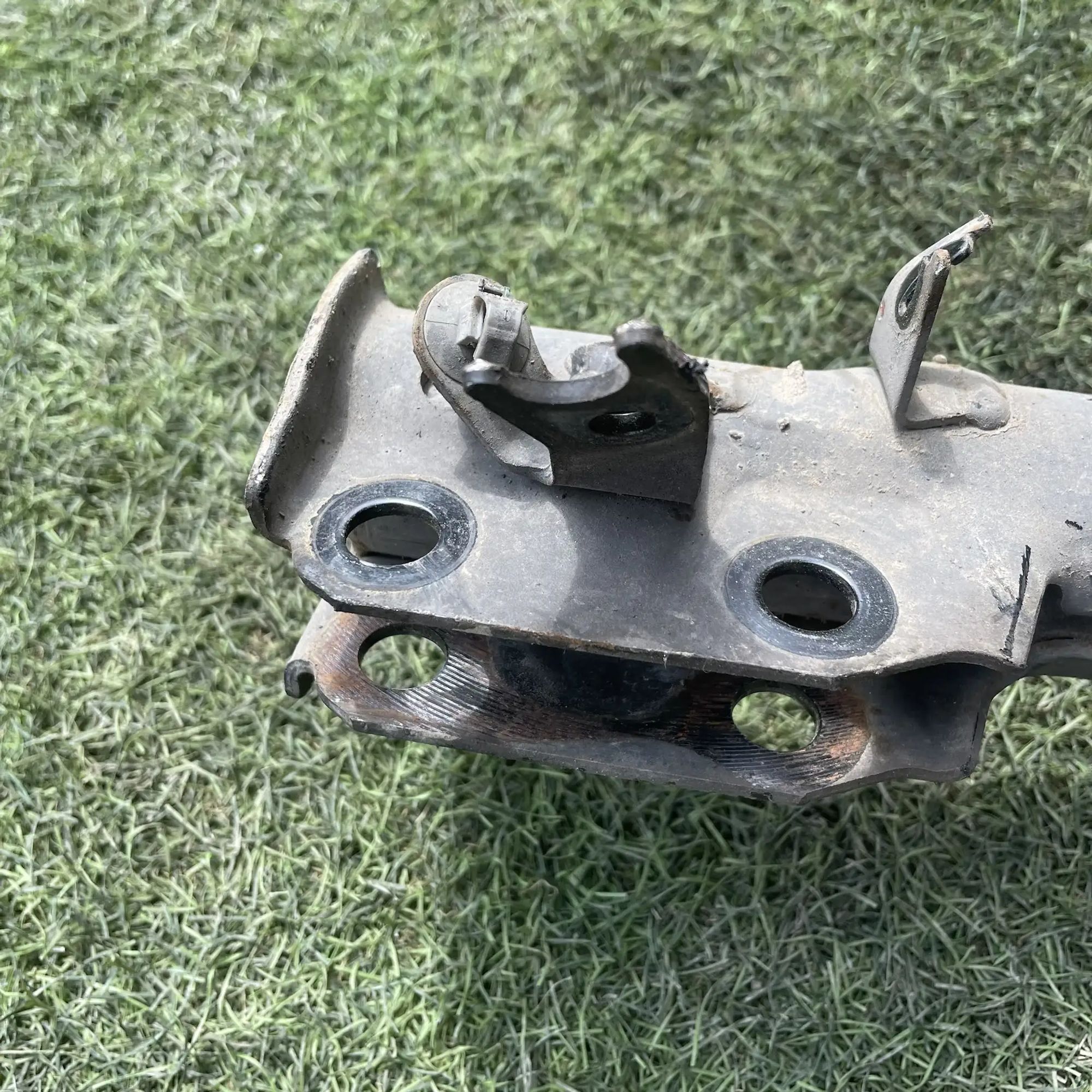 https://ycs.partsauto.market/partsauto-images/thmbs/userImages/772e461030aea93f4dbb6447c0f924d3/part/afa607d3-35d1-4054-83de-87302090a0b9_1779168062859.jpg