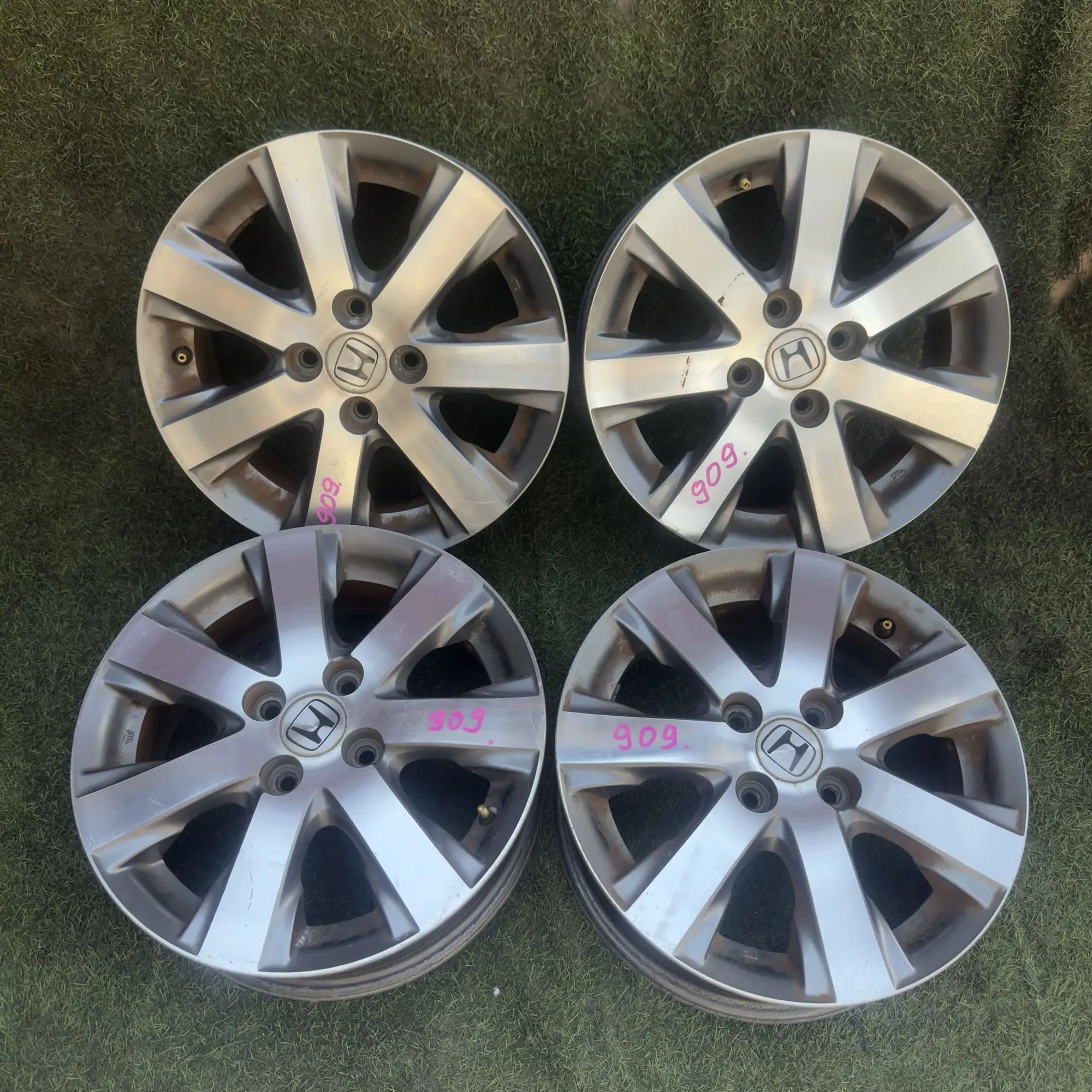 https://ycs.partsauto.market/partsauto-images/thmbs/userImages/772e461030aea93f4dbb6447c0f924d3/part/afe70d42-bec1-48dc-b3ff-36da345d980c_1778244160473.jpg