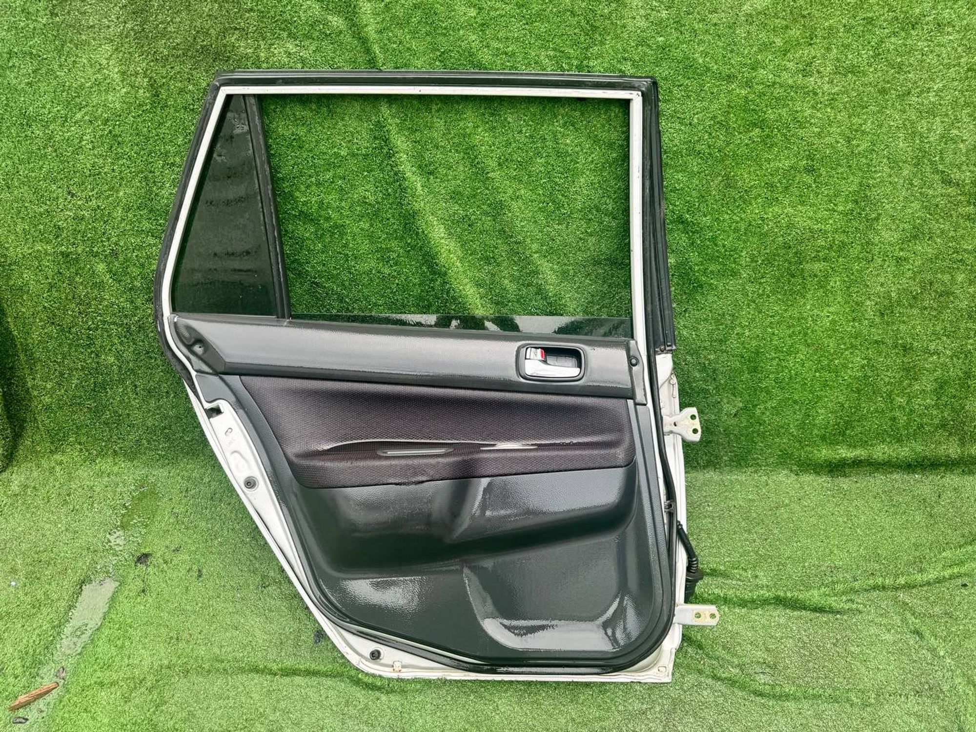 2086 дверь на MITSUBISHI LANCER CEDIA CS5W, 15000 рублей, Невинномысск