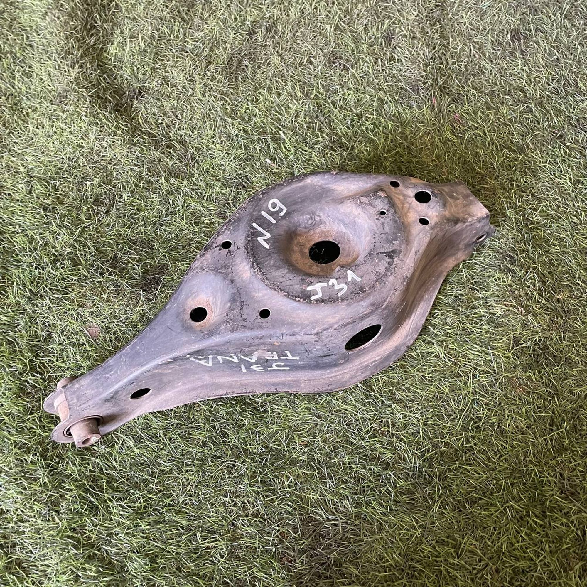 19 Рычаг задний поперечный нижний NISSAN TEANA J31 VQ23DE, 3500 рублей, Невинномысск