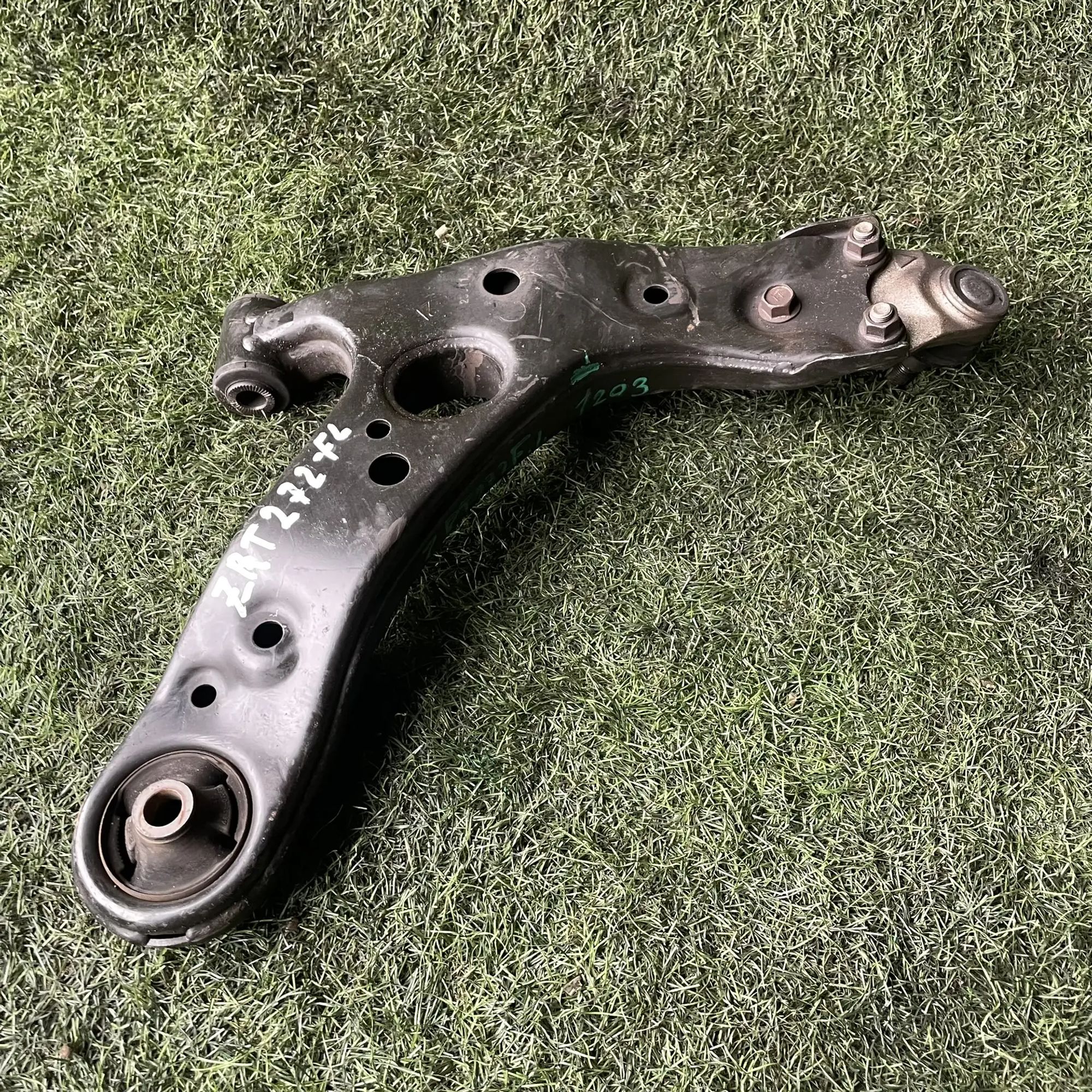 https://ycs.partsauto.market/partsauto-images/thmbs/userImages/772e461030aea93f4dbb6447c0f924d3/part/b106053b-8984-404d-85c8-e76c1353110e_1776935025987.jpg