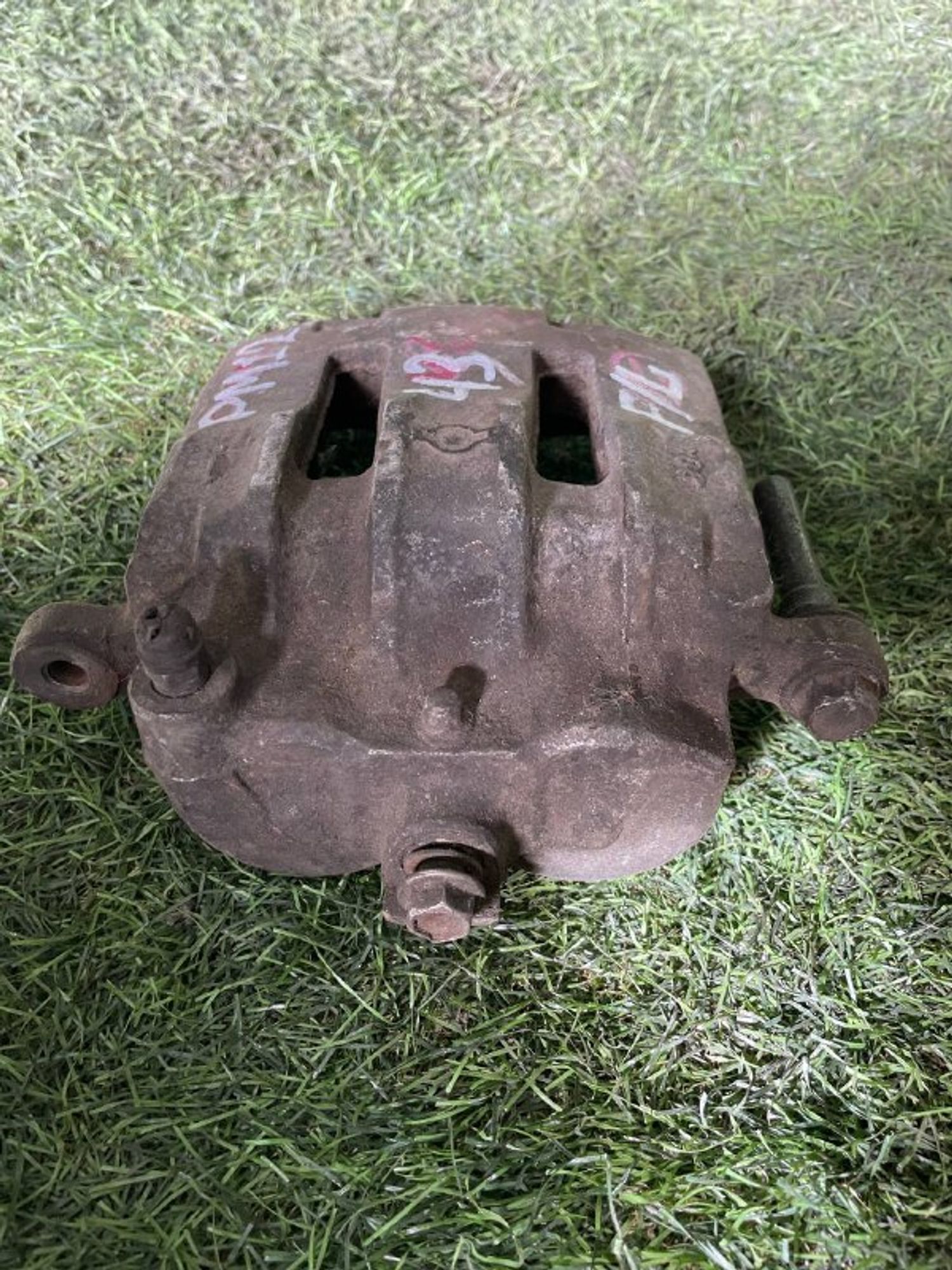 43 Суппорт тормозной передний левый NISSAN LIBERTY PM12, 3000 рублей, Невинномысск