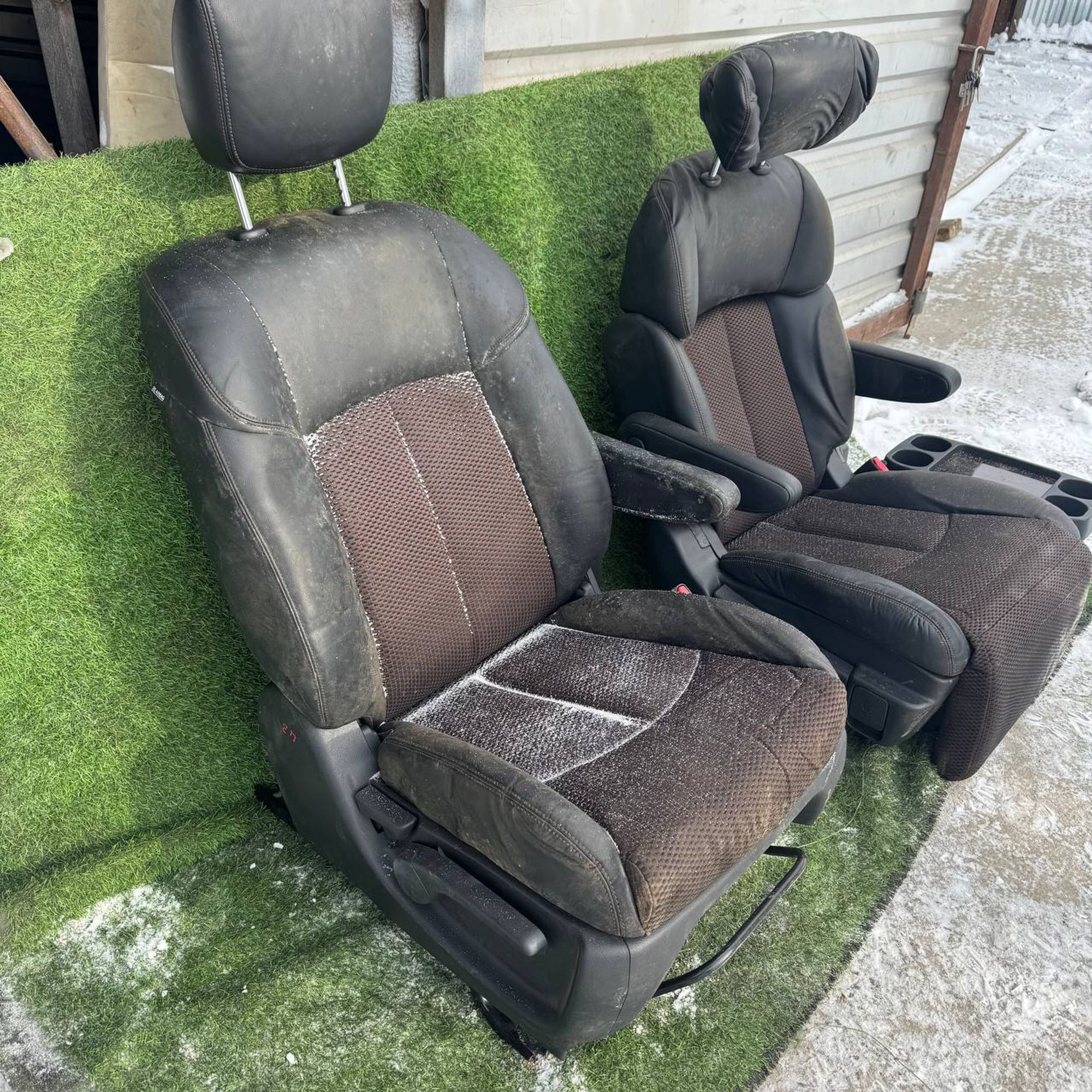 https://ycs.partsauto.market/partsauto-images/thmbs/userImages/772e461030aea93f4dbb6447c0f924d3/part/b1a9ba7c-03c8-48eb-8f8c-de6c6d770f35_1740204975552.jpg