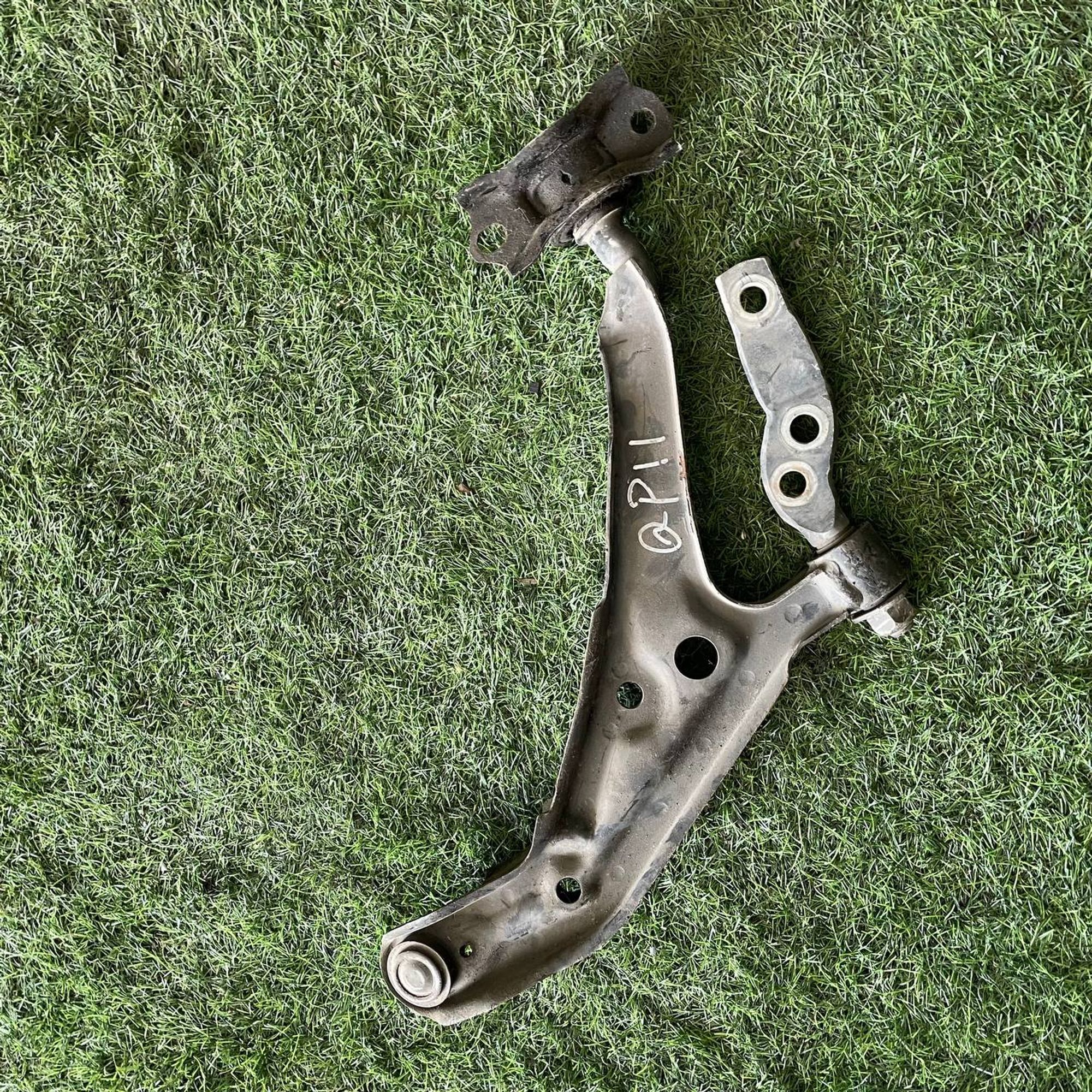 235 Рычаг передний левый нижний NISSAN PRIMERA P11, 3000 рублей, Невинномысск