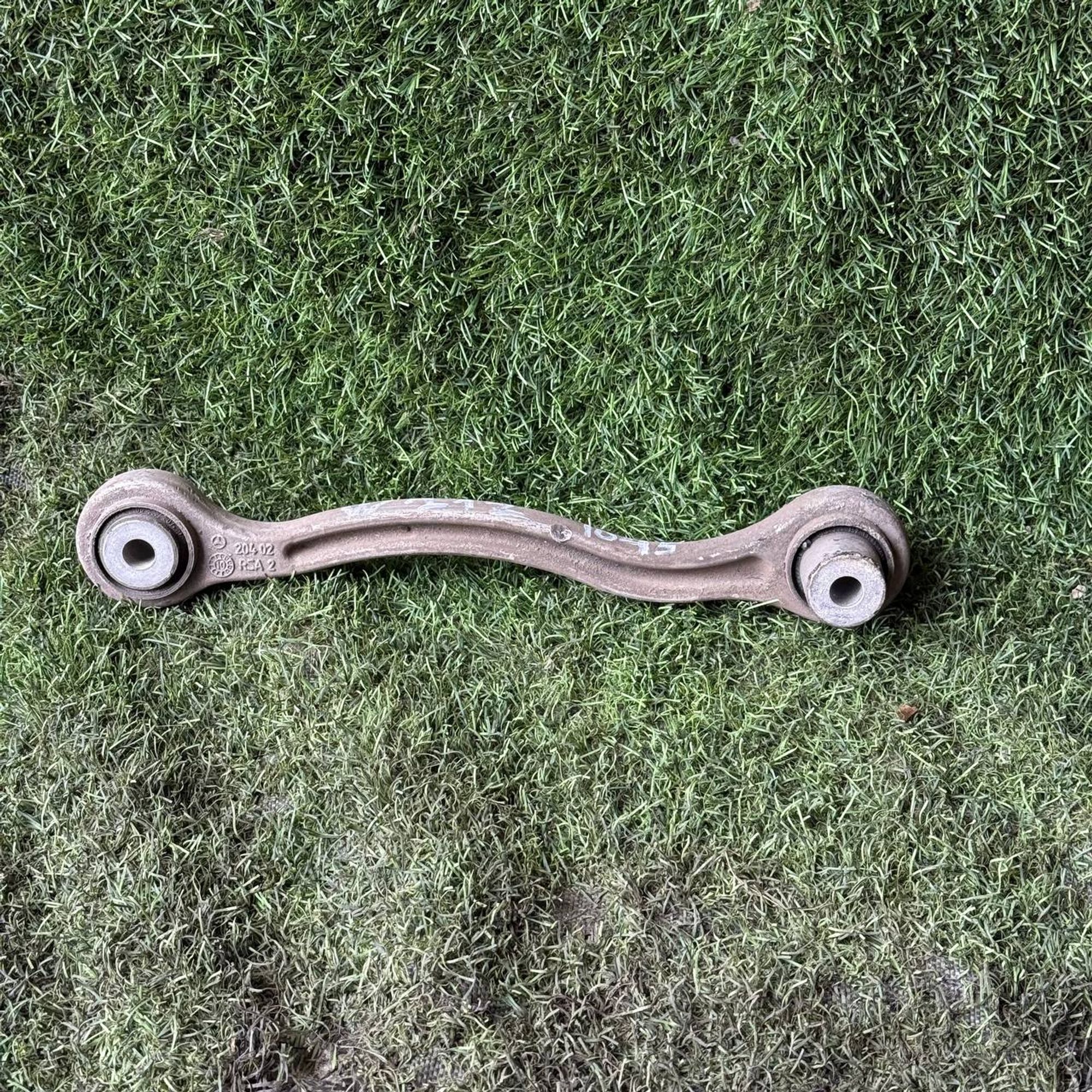 1045 Рычаг задний левый нижний Mercedes-Benz E-Класс W212/S212/C207/A207 (2009—2013) 2010, 2500 рублей, Невинномысск