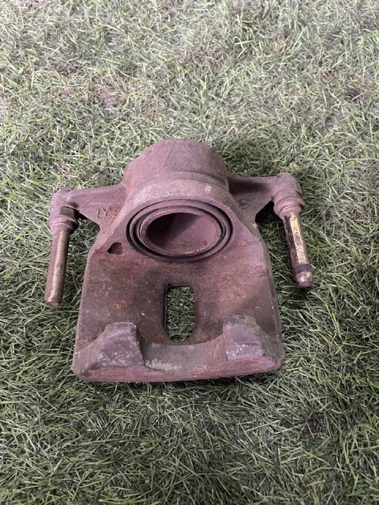 105 Суппорт тормозной передний левый TOYOTA CALDINA ST215, 3000 рублей, Невинномысск